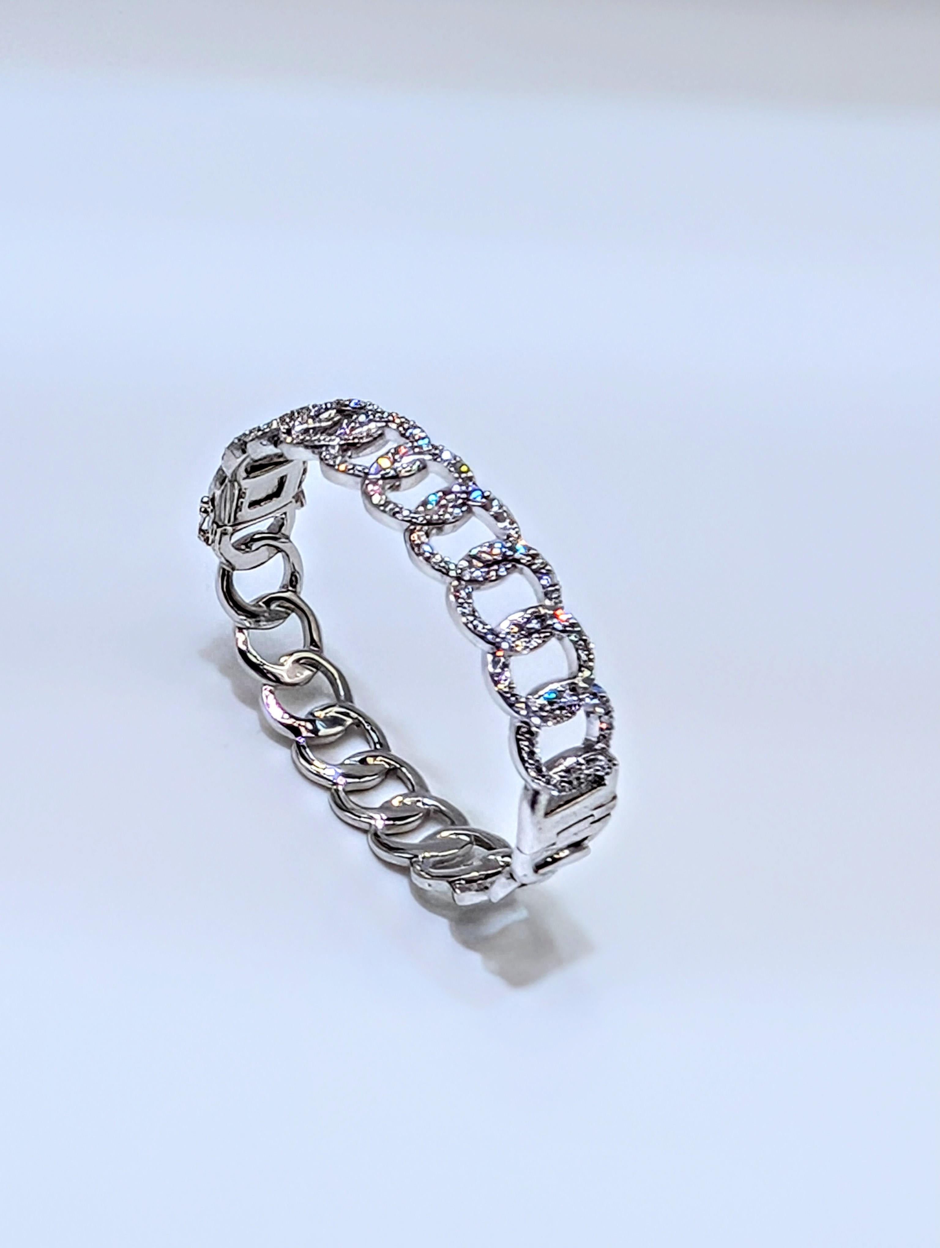 14K White Gold Chain Bangle With Brilliant Cut Round Diamonds In New Condition For Sale In New York, US