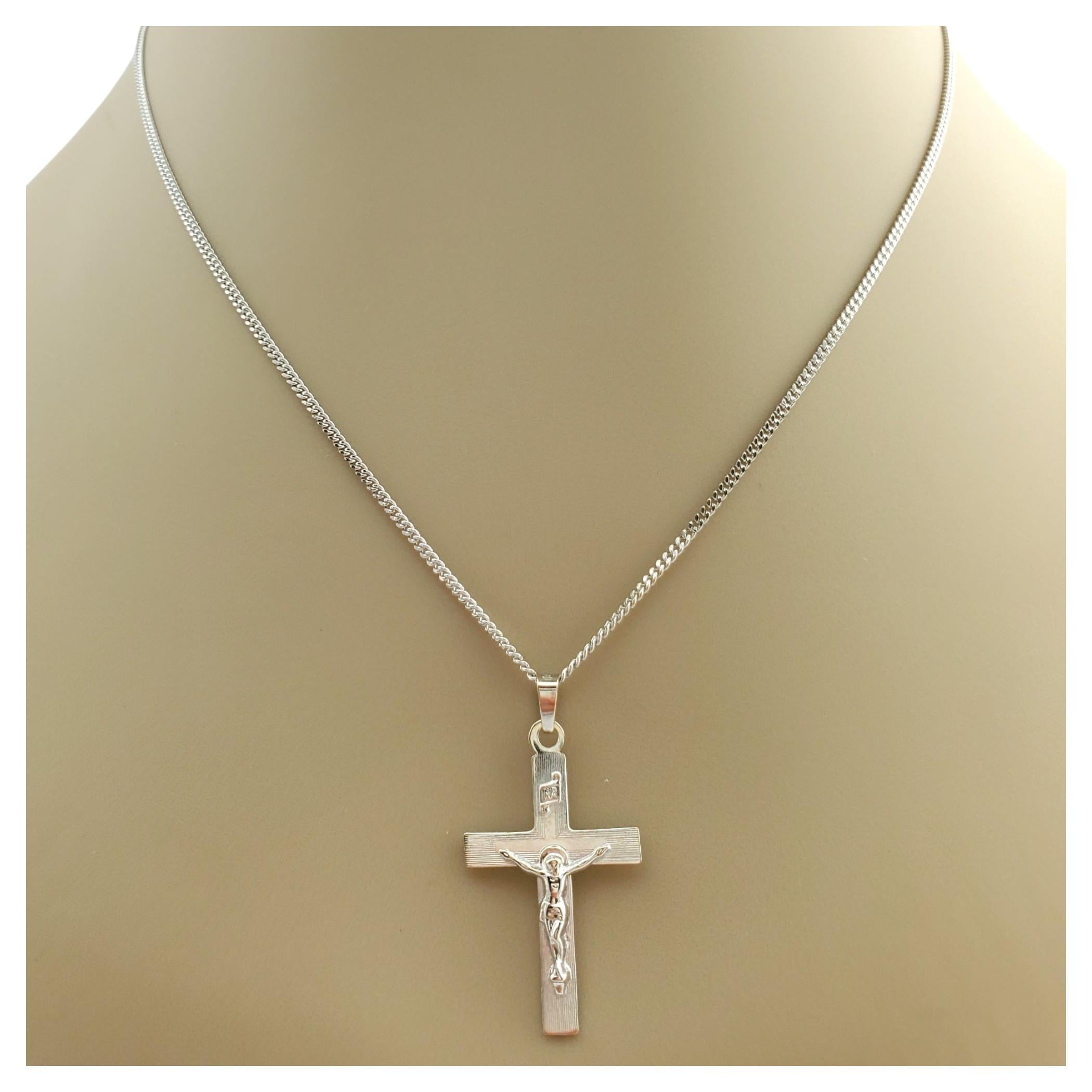 14K White Gold Chain with Cross For Sale