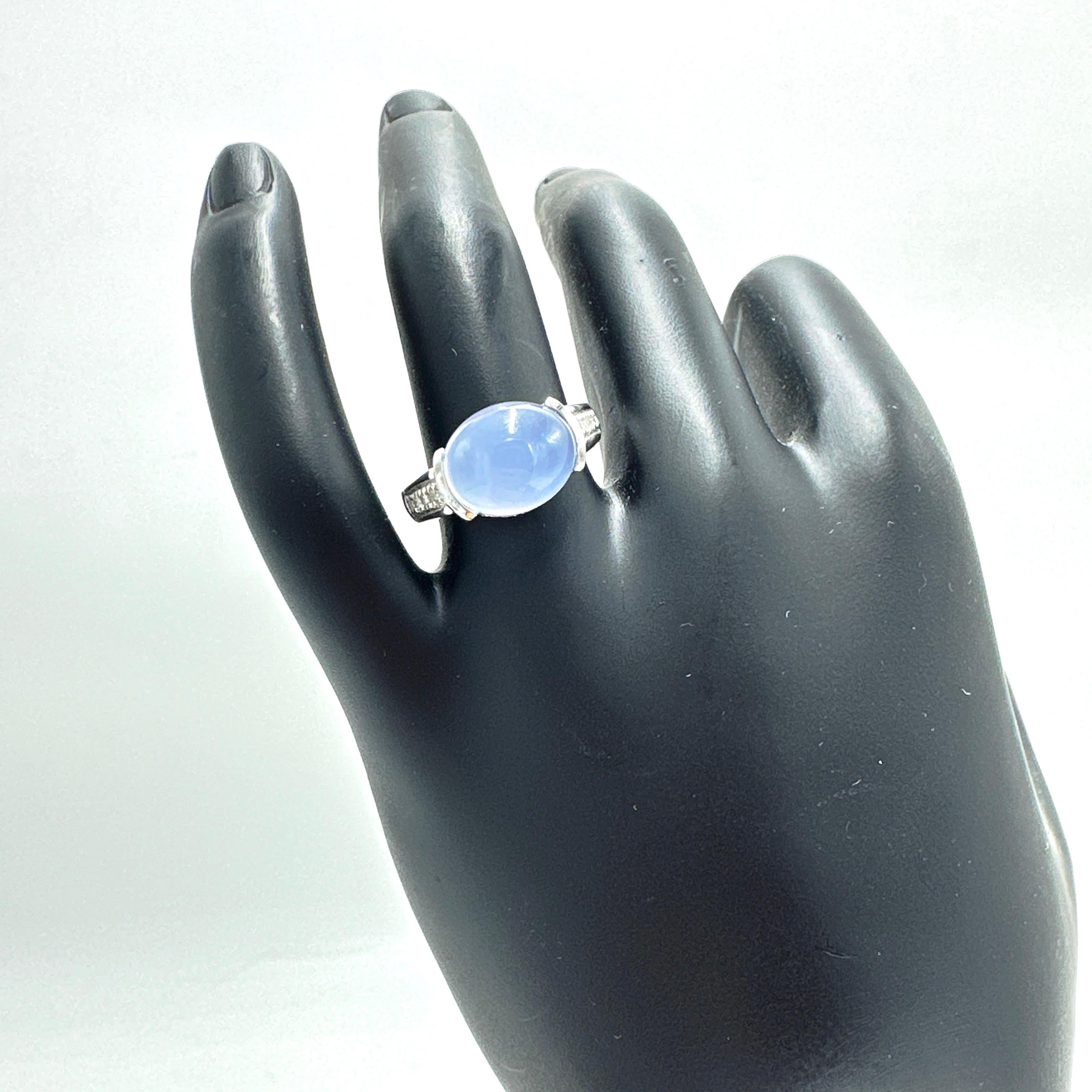 14k White Gold Chalcedony and Diamond Ring. 6.03TCW In Good Condition In Victoria, BC