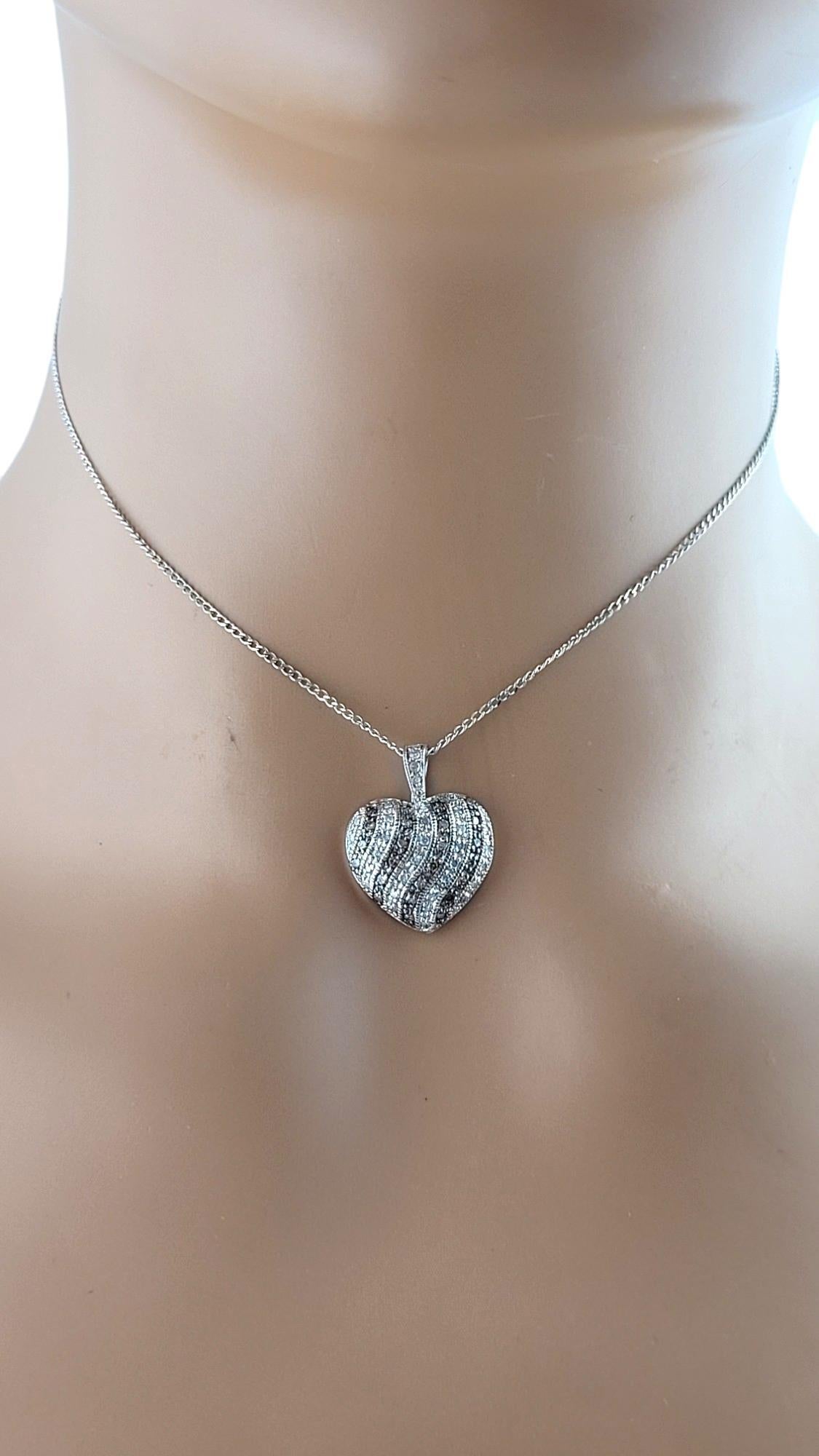 Ciondolo a cuore gonfio in oro bianco 14K con diamanti bianchi e champagne #18162 in vendita 2