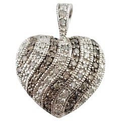 Colgante corazón abombado de oro blanco de 14 quilates con champán y diamantes blancos #18162