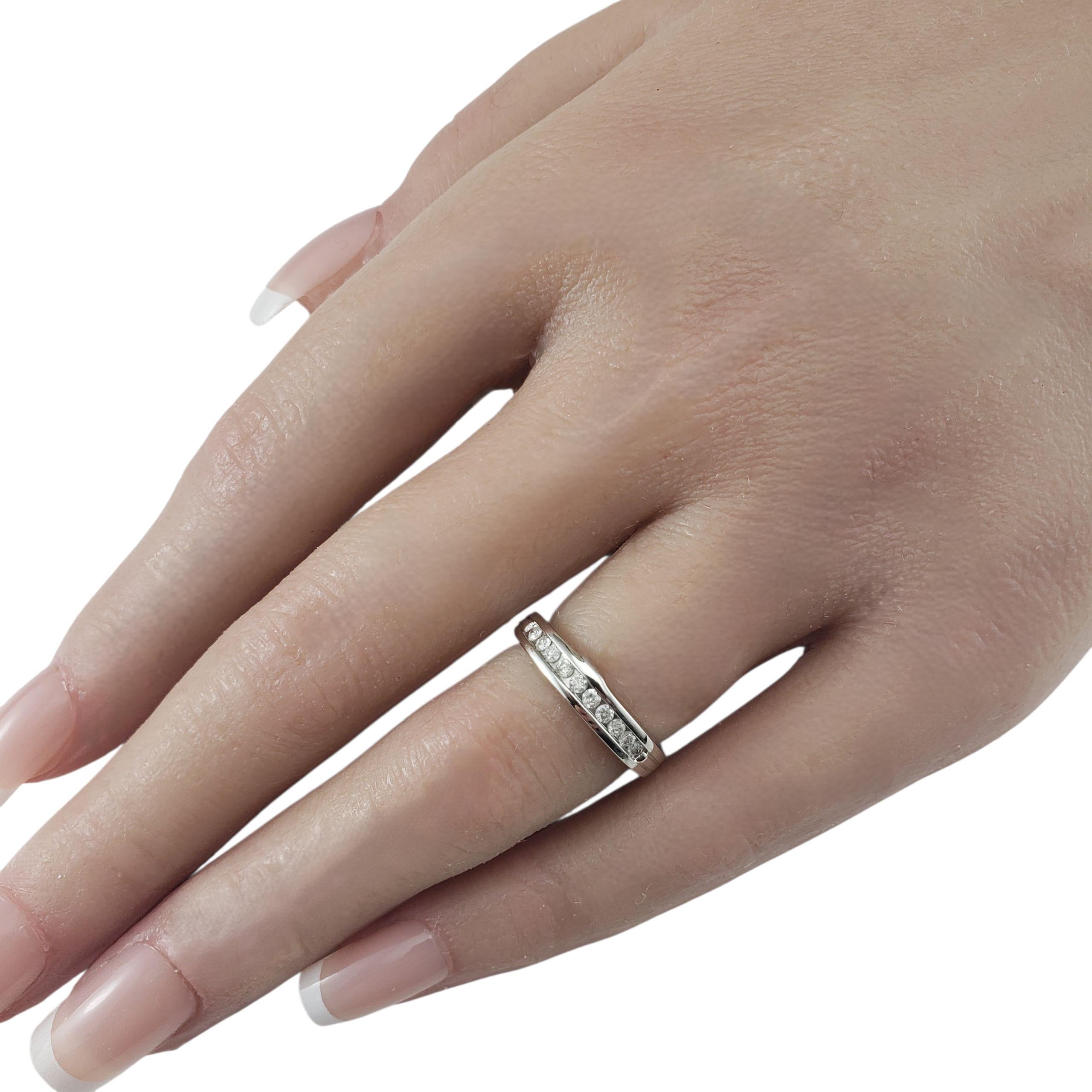 Donna Anello a fascia con diamanti incastonati in oro bianco 14K misura 5 #23463 in vendita