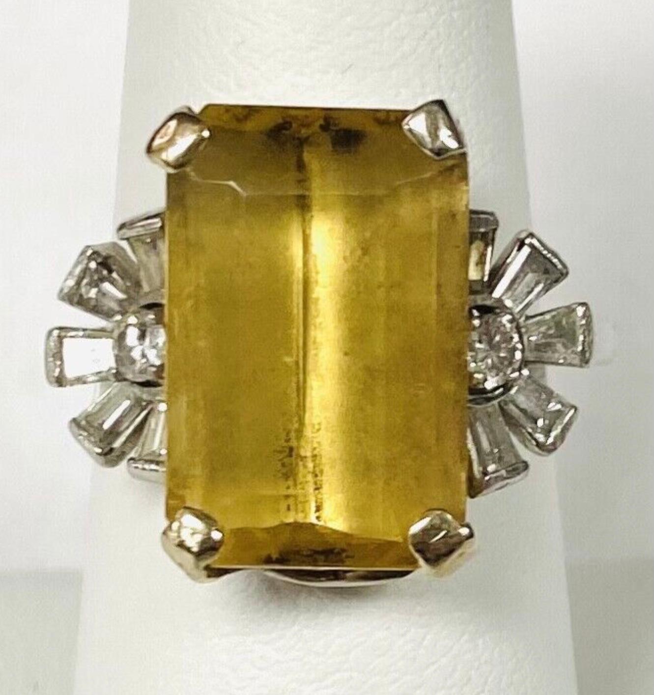 14K White Gold Citrine Diamond Baguettes Ring In Good Condition In Bradenton, FL