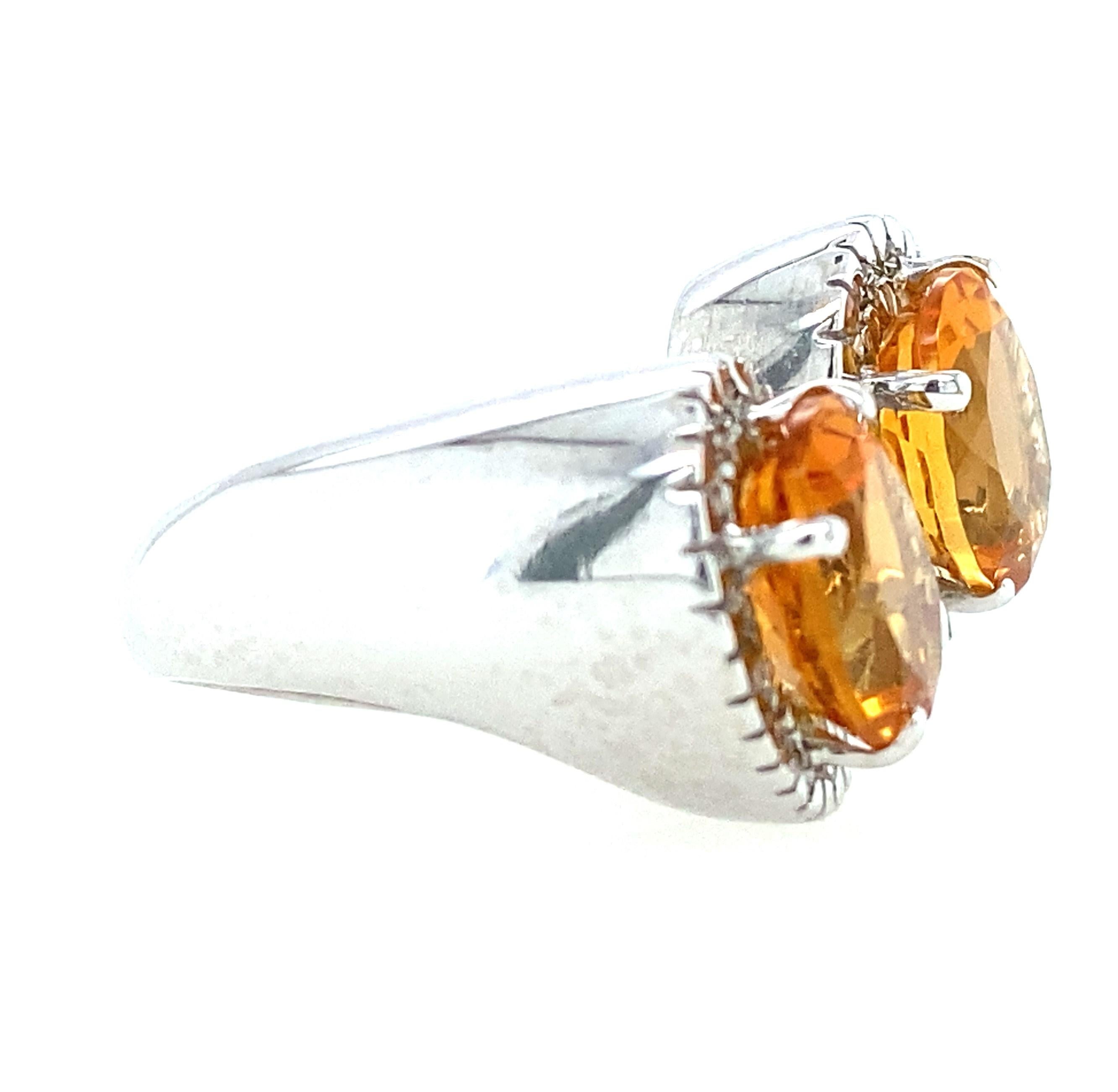 14k White Gold Citrine Modern Toi Et Moi / Bypass Ring  In Good Condition In Towson, MD