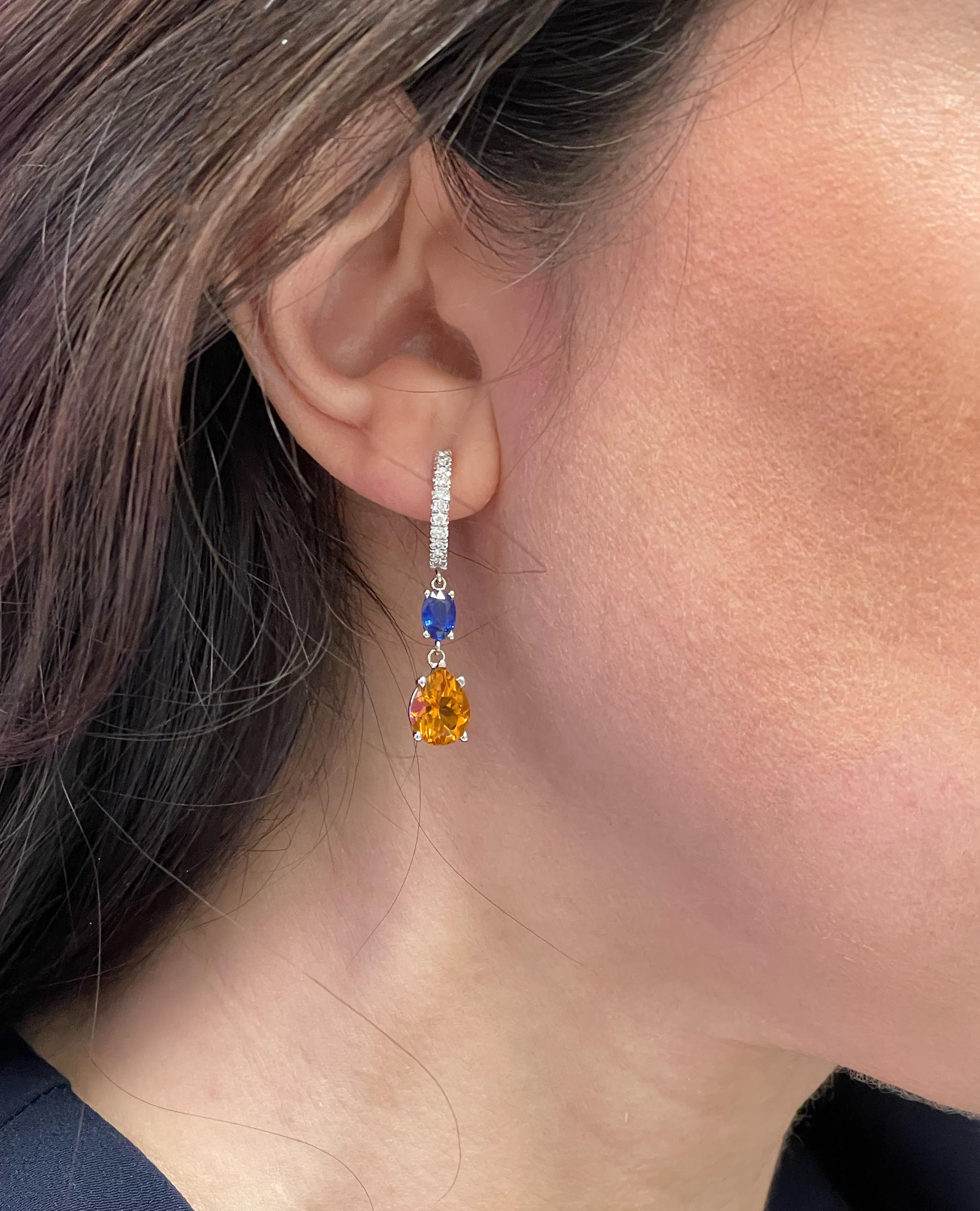 Orecchini a goccia in oro bianco 14K con Citrino a forma di pera, Zaffiri ovali e Diamante rotondo In condizioni Nuovo in vendita a Old Tappan, NJ