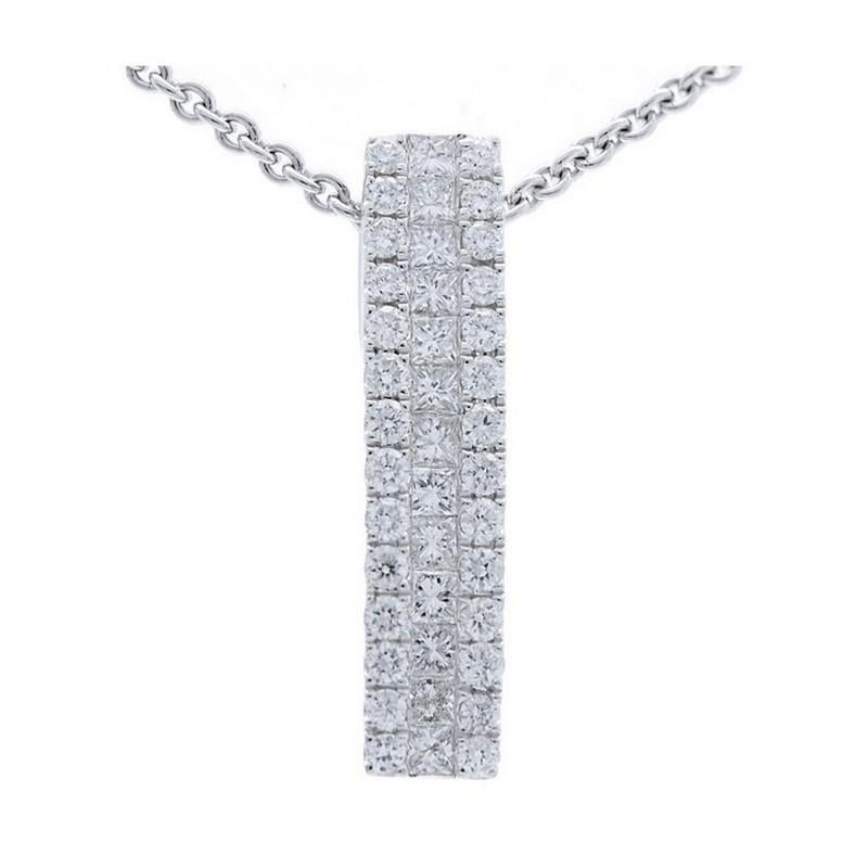 Poids en carats des diamants : Ce pendentif exquis de la Collection S est orné d'un total de 0,3 carats de diamants. Le pendentif est orné de 28 diamants de taille ronde et de 13 diamants de taille princesse, chacun choisi pour sa brillance et sa