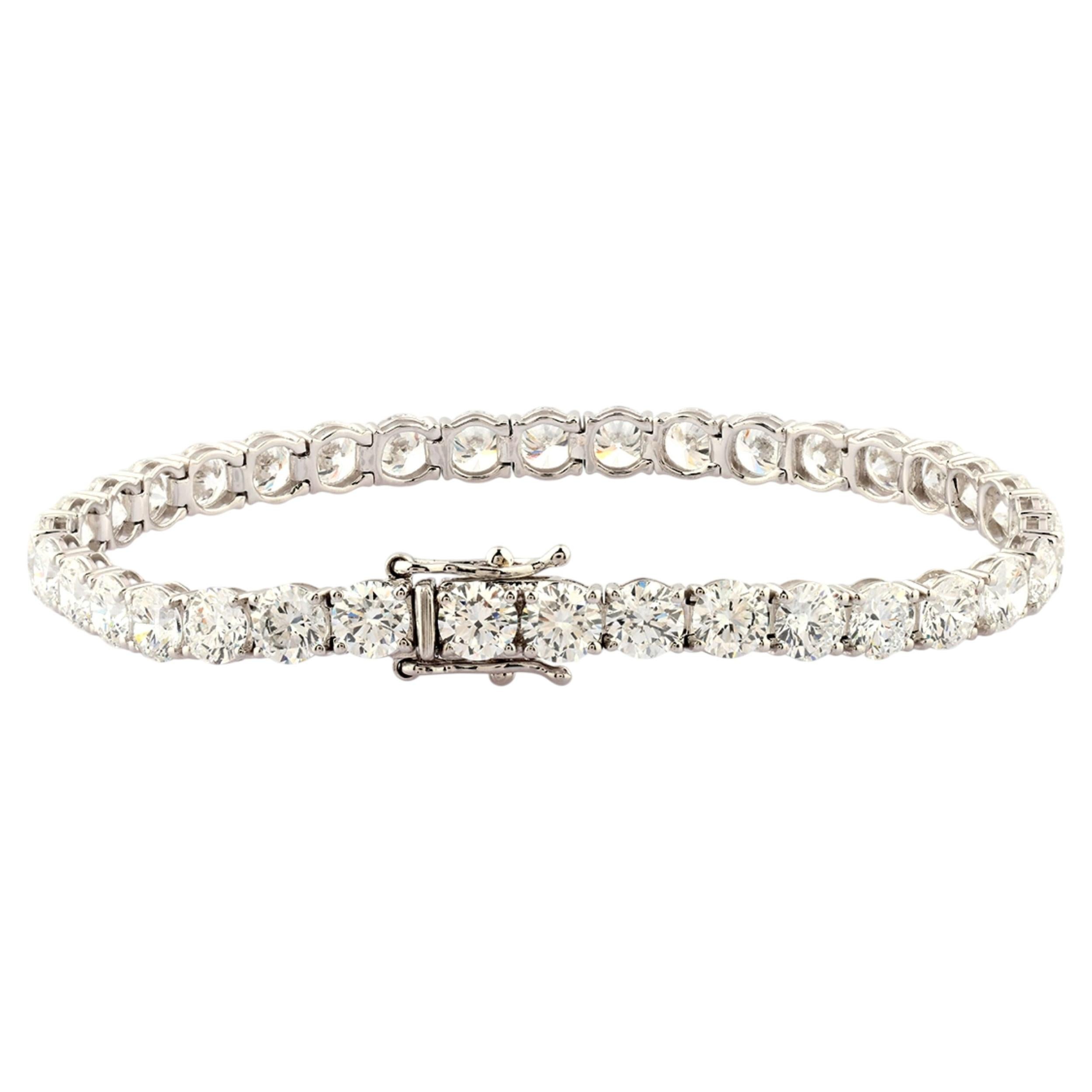Pulsera tipo «tennis» clásica de oro blanco de 14K con diamantes de 15,05 quilates en venta