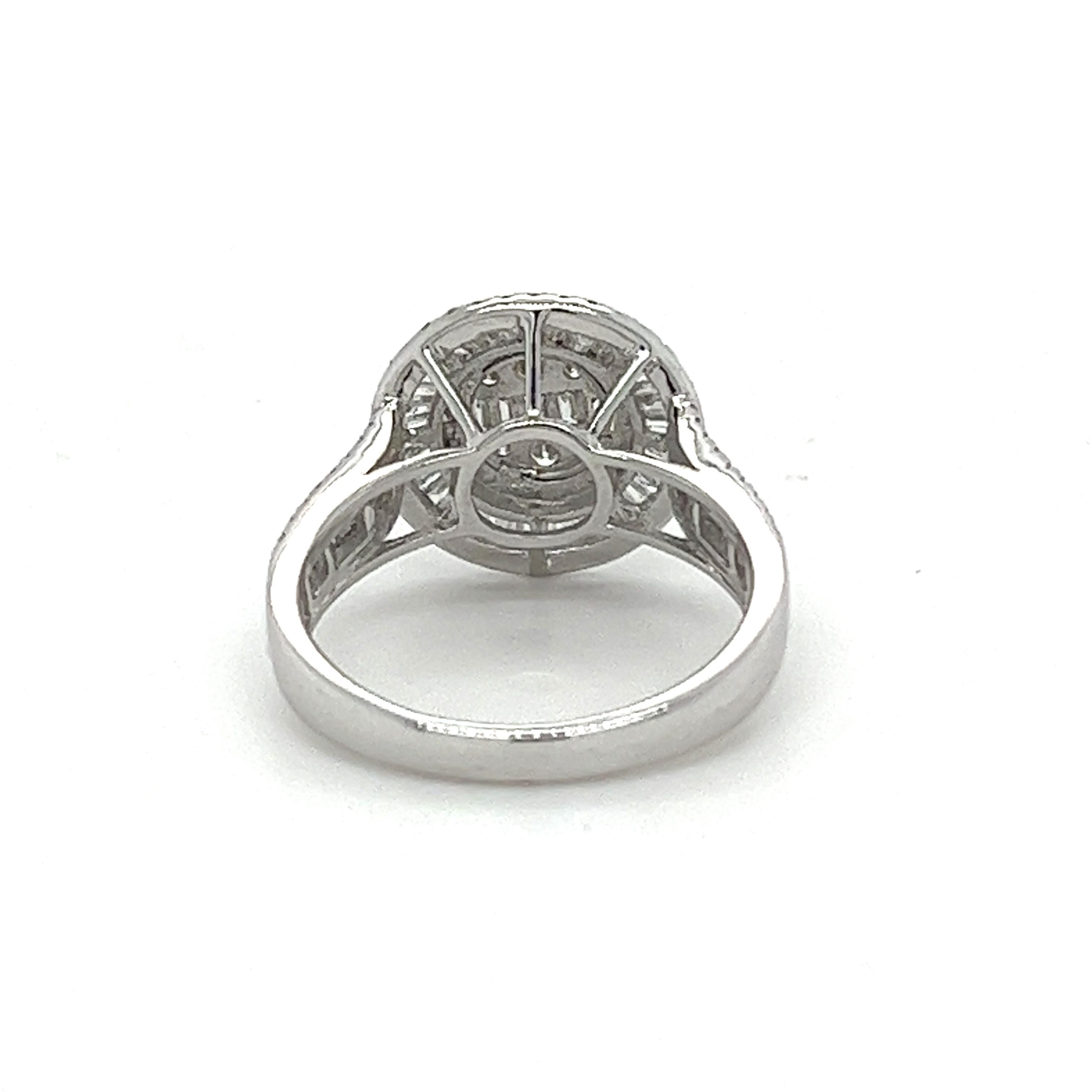 Round Cut 14K White Gold Classic Lover's Diamond Ring For Sale