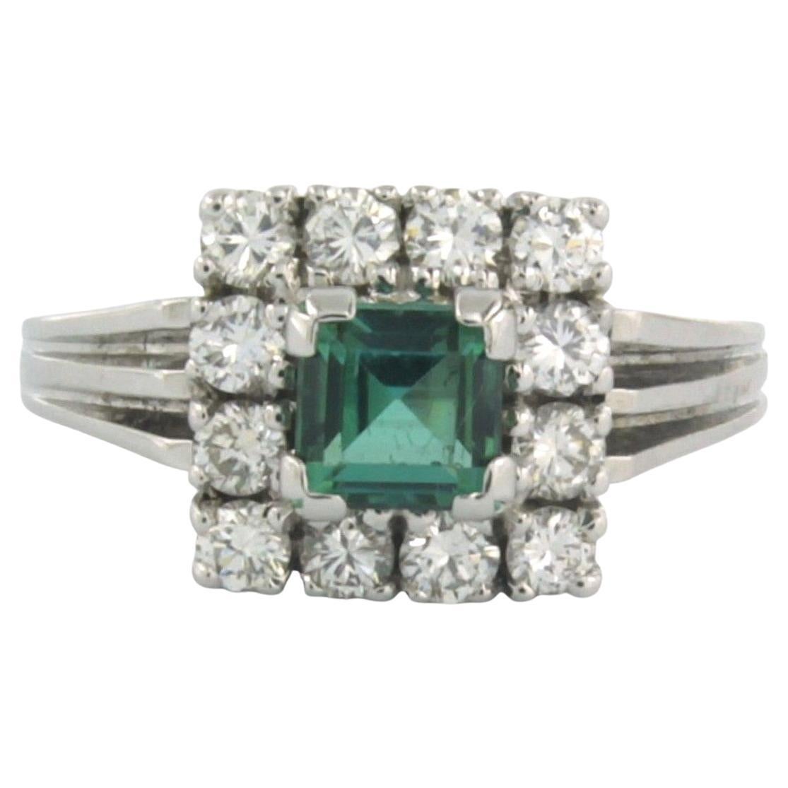 14k White Gold Cocktail Ring with Green Tourmaline 
Diamonds, 0.63ct en venta