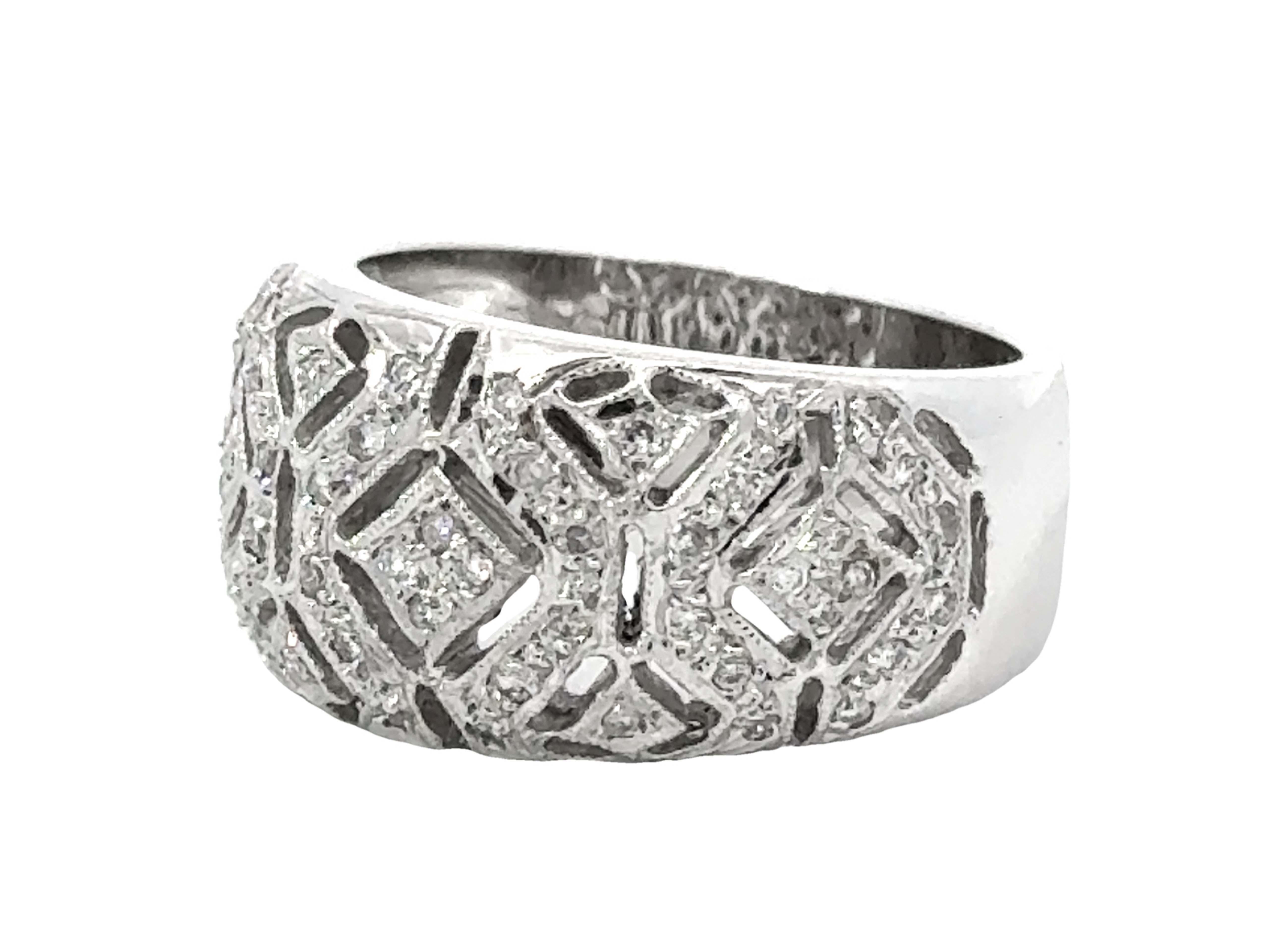 Brilliant Cut 14k White Gold Concave Band Diamond Ring For Sale