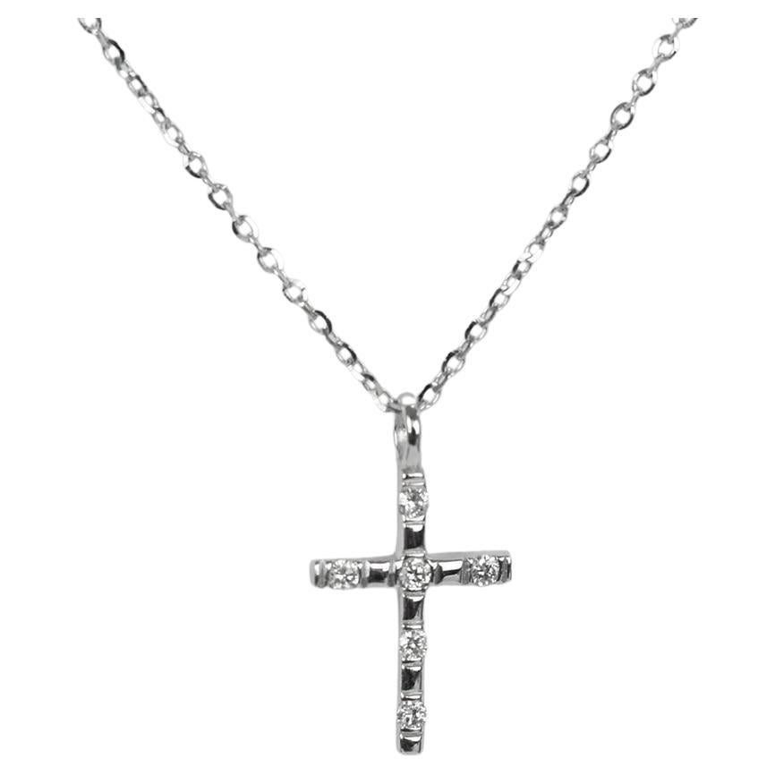 14 Karat White Gold Cross / Religious Pendant For Sale at 1stDibs