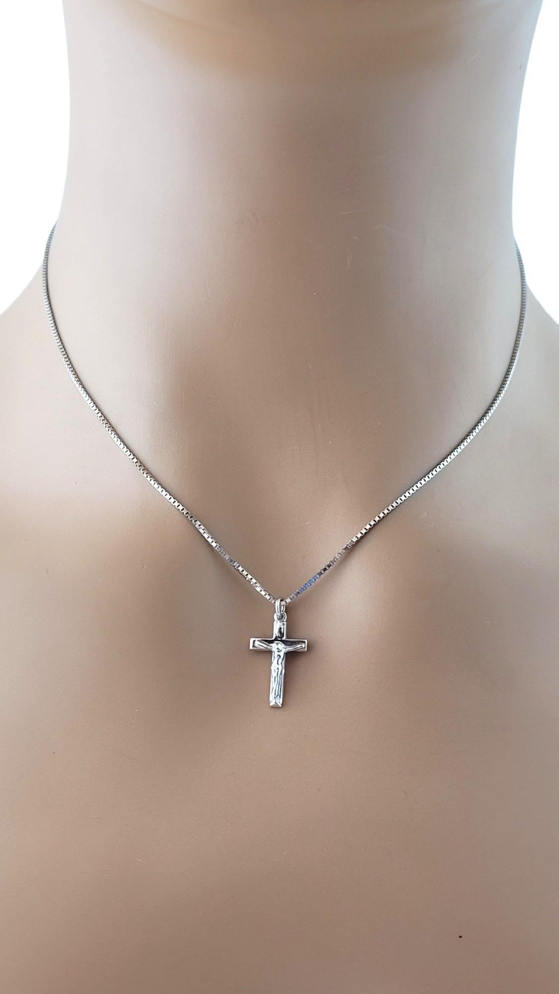 14K White Gold Cross Pendant Chain Necklace #16466 For Sale 4