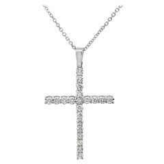 Collar Colgante Cruz de Oro Blanco de 14 K con Diamantes de 1,83 Quilates