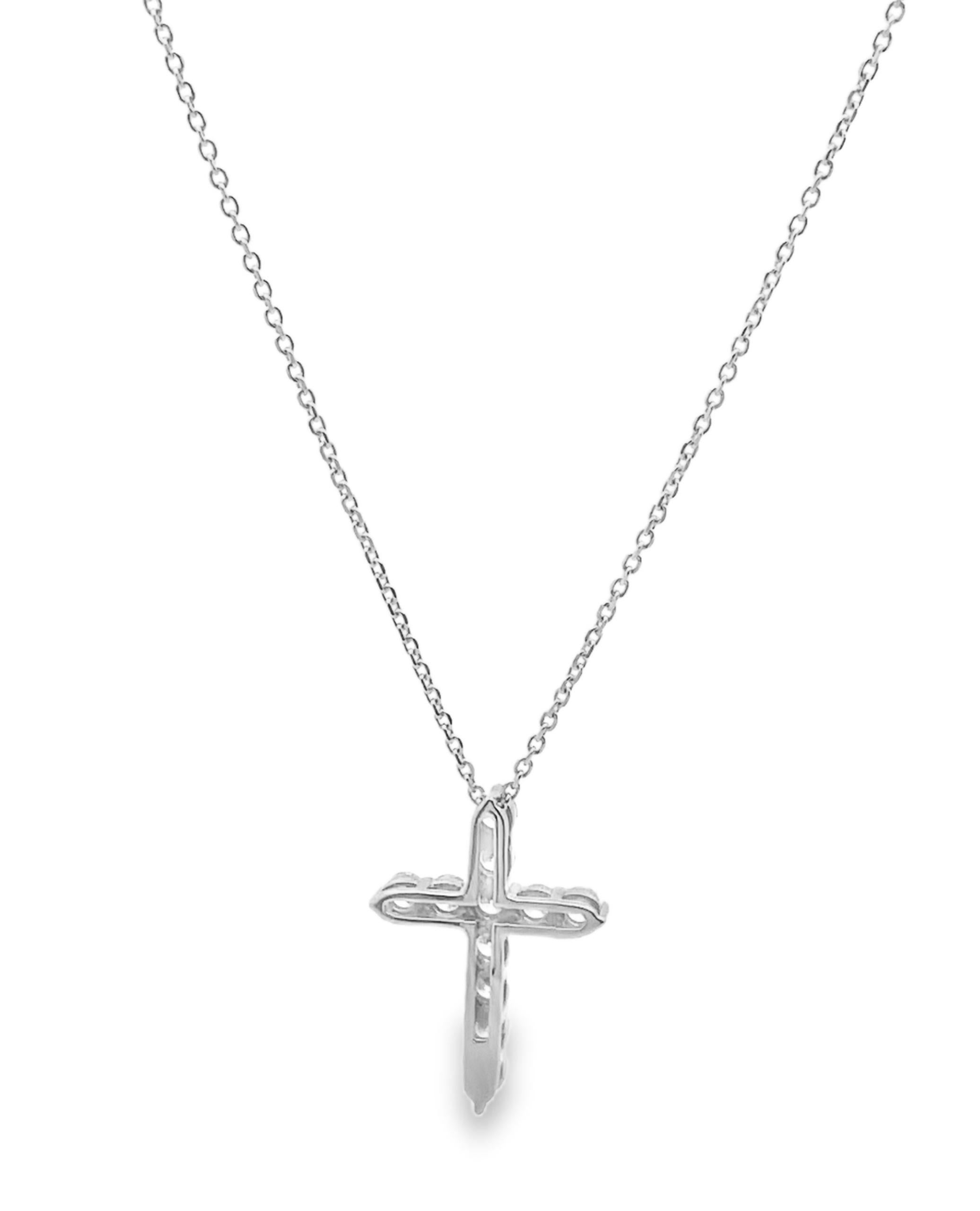 14K Weißgold Kreuz-Anhänger Halskette mit Diamanten 1,04 Karat (Zeitgenössisch) im Angebot