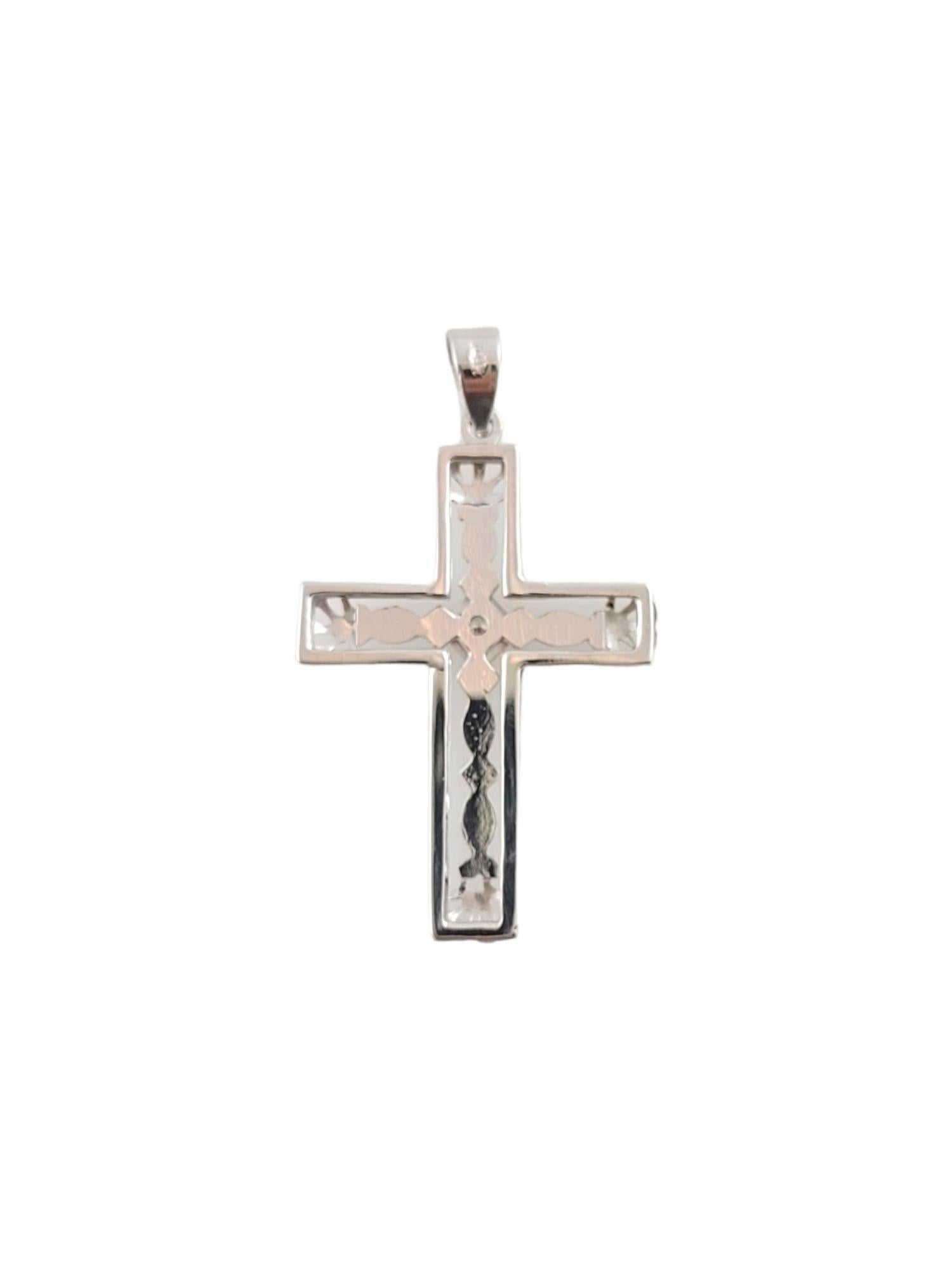 Colgante Cruz de Oro Blanco de 14k con Diamante Corte redondo