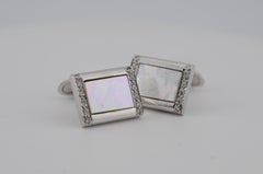 Gemelos de oro blanco de 14k con nácar y diamantes