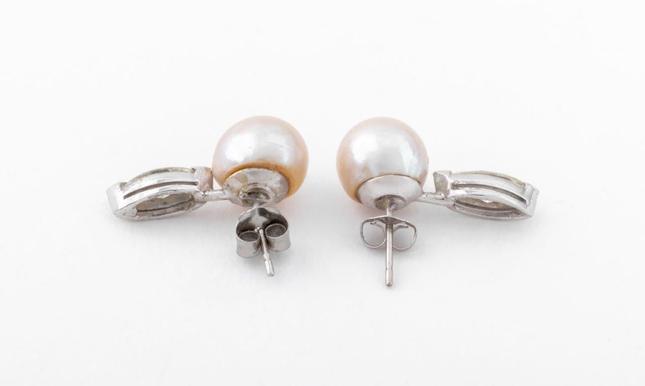 14K White Gold Cultured Pearl Diamond Earrings In Excellent Condition For Sale In New York, NY