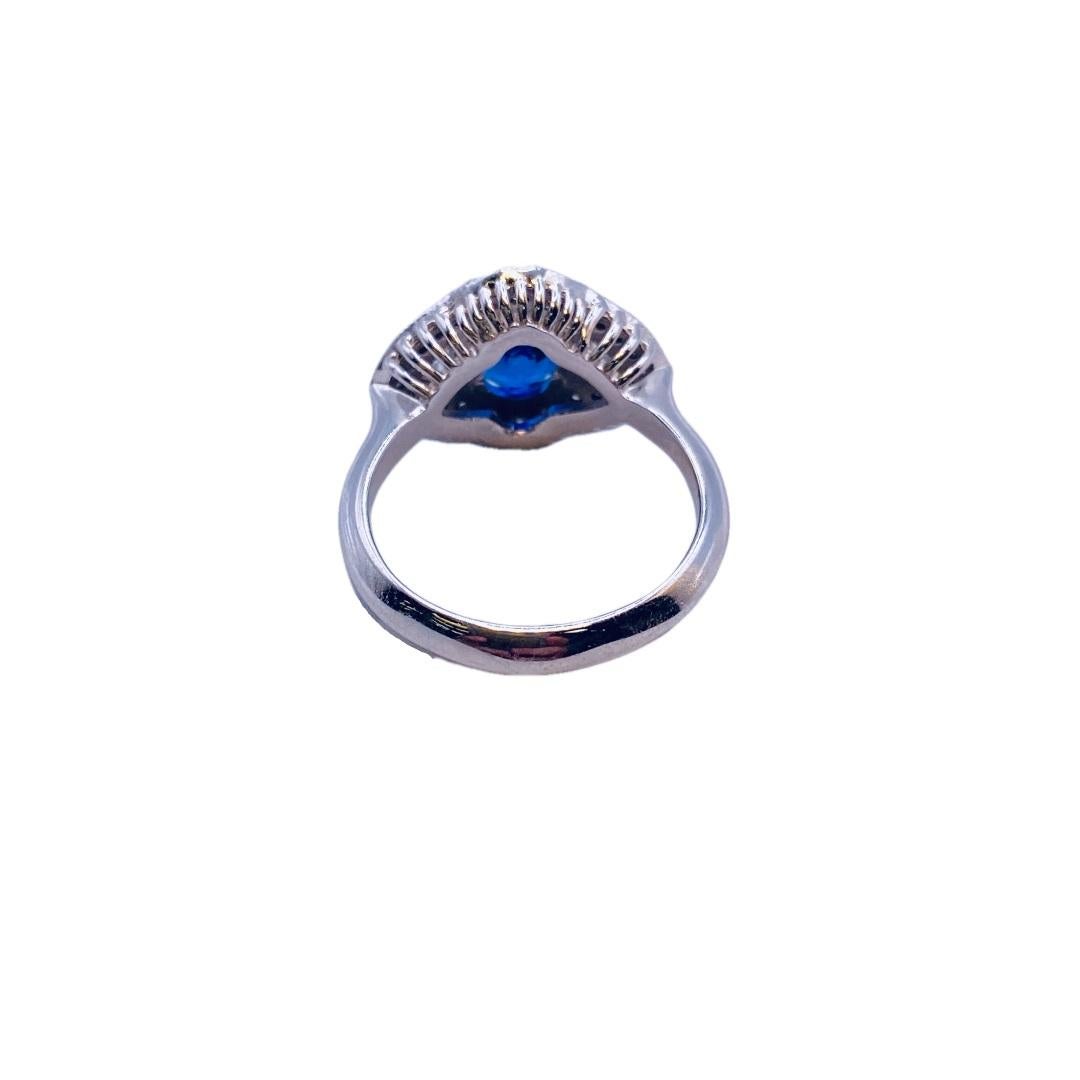 Maßgefertigter moderner Deco Ring mit 2,69 Karat Saphir und Diamant aus Weißgold im Zustand „Neu“ in DALLAS, TX