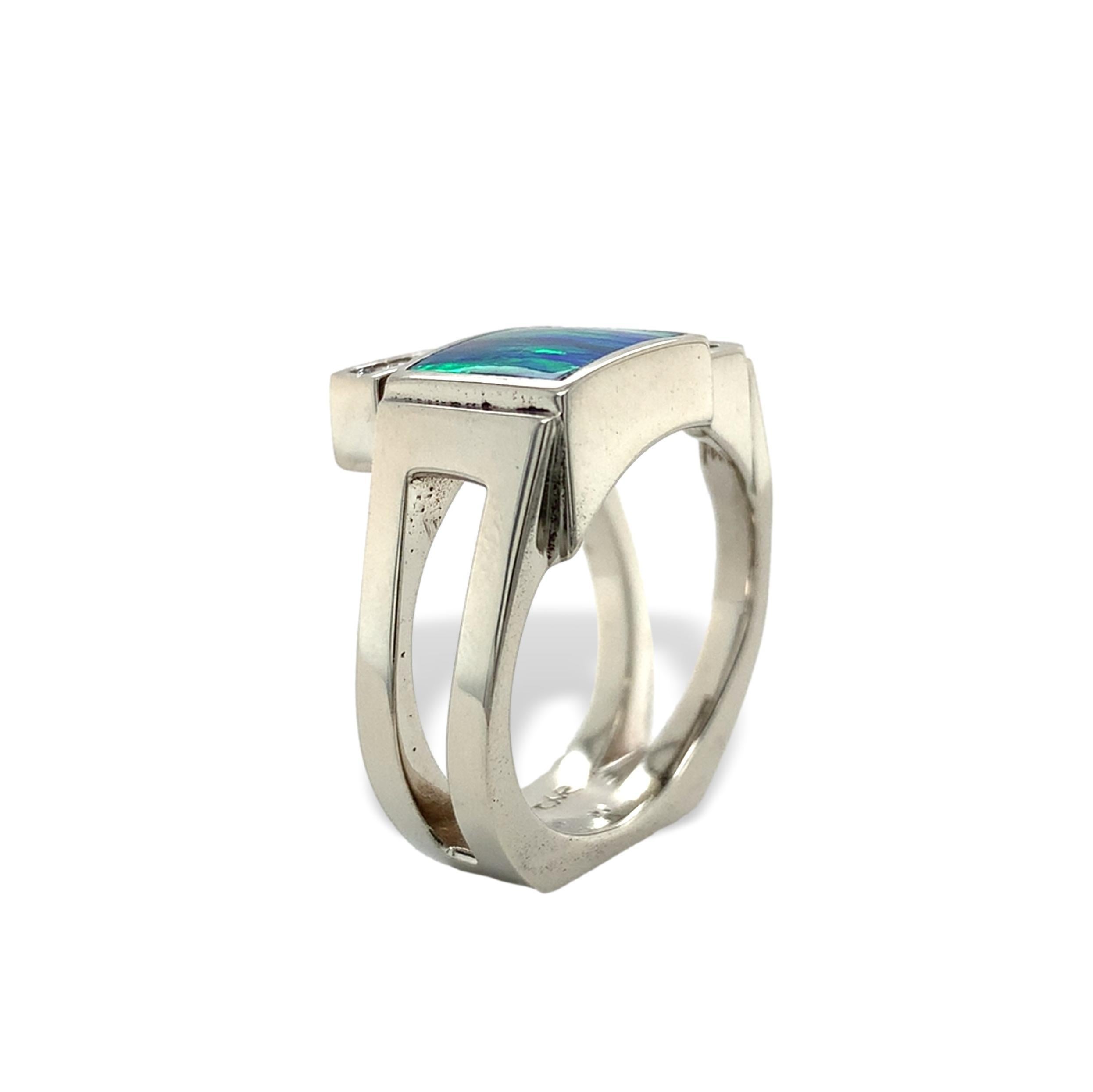 Contemporaneo Anello personalizzato in oro bianco 14K con opale e diamanti di Harry Roa in vendita