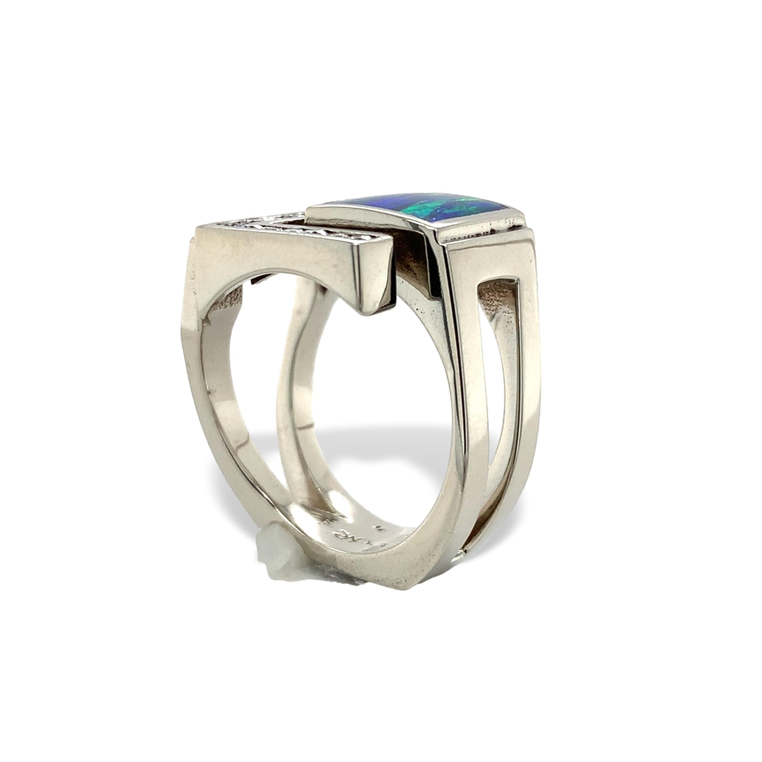 Anello personalizzato in oro bianco 14K con opale e diamanti di Harry Roa In condizioni buone in vendita a Big Bend, WI