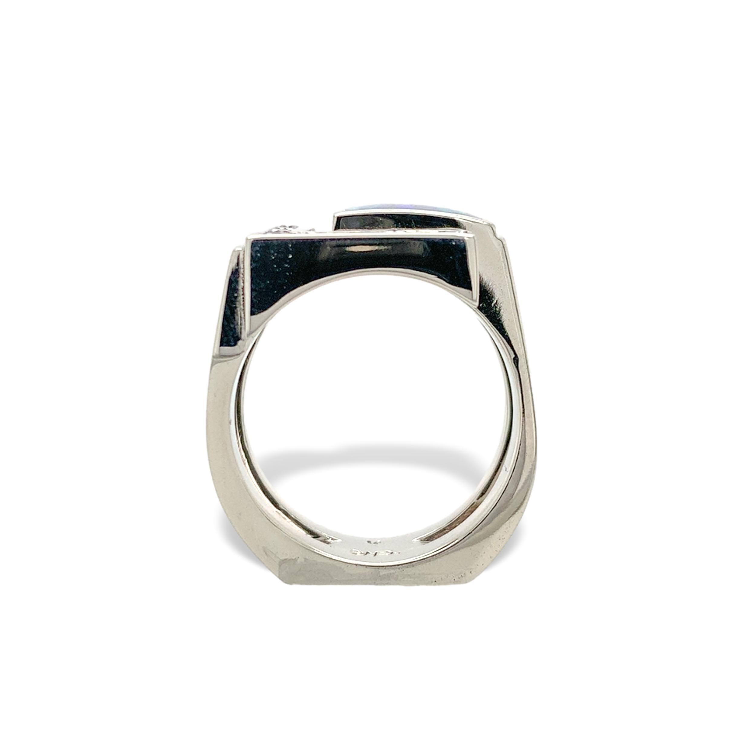 Uomo Anello personalizzato in oro bianco 14K con opale e diamanti di Harry Roa in vendita