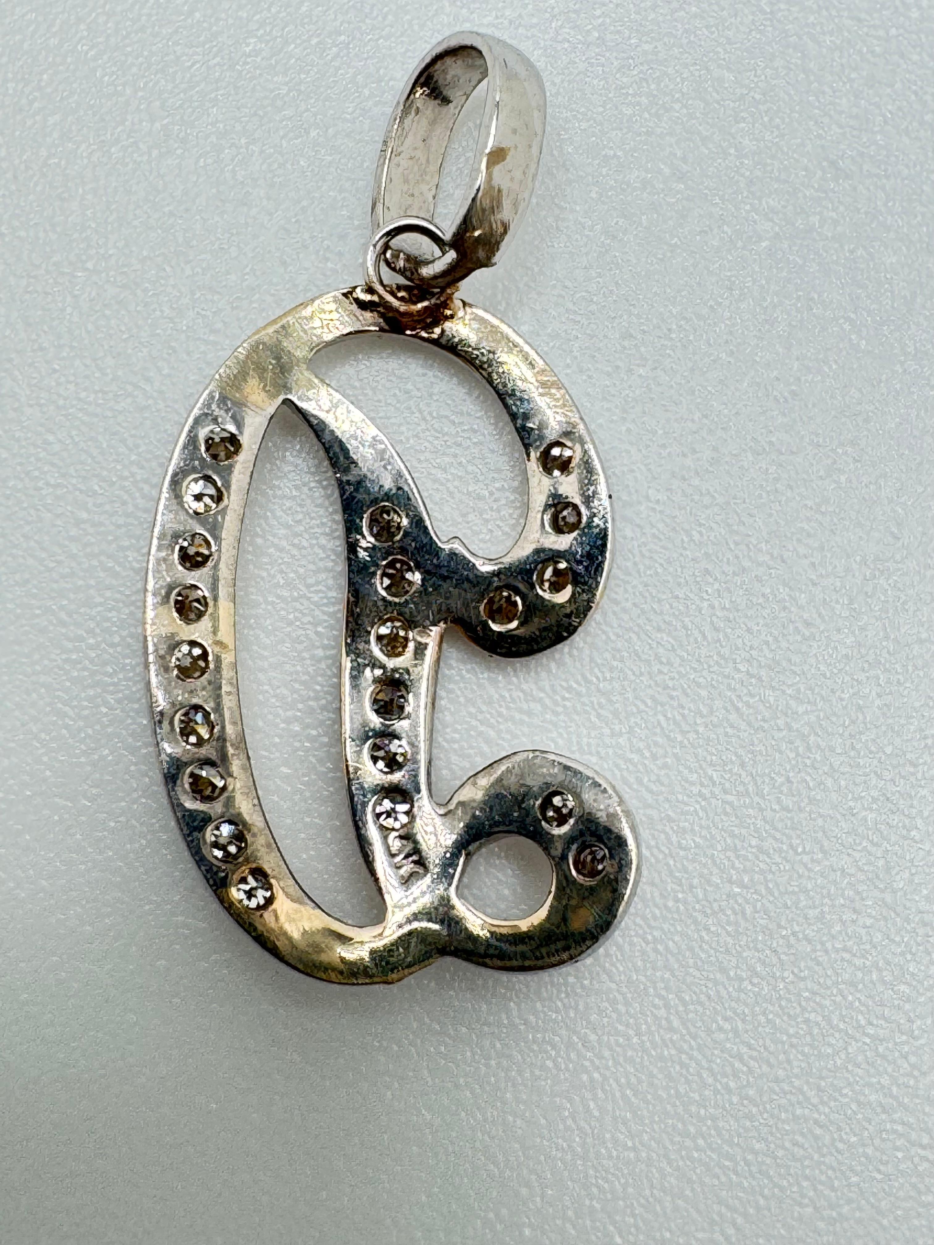 Scritta iniziale D in oro bianco 14K con diamanti in vendita 2