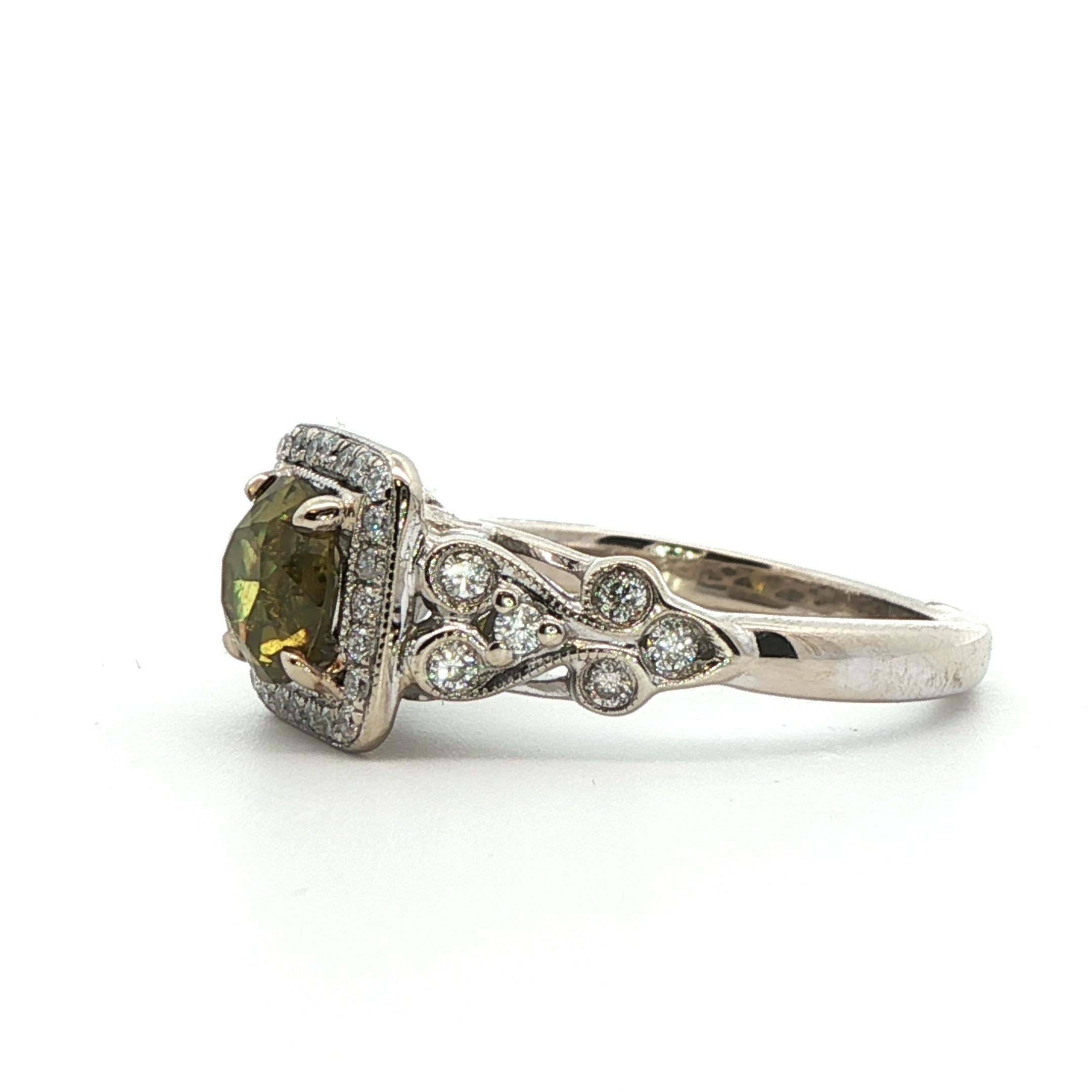 Bague en or blanc 14k grenat démantoïde et diamant en vente 2