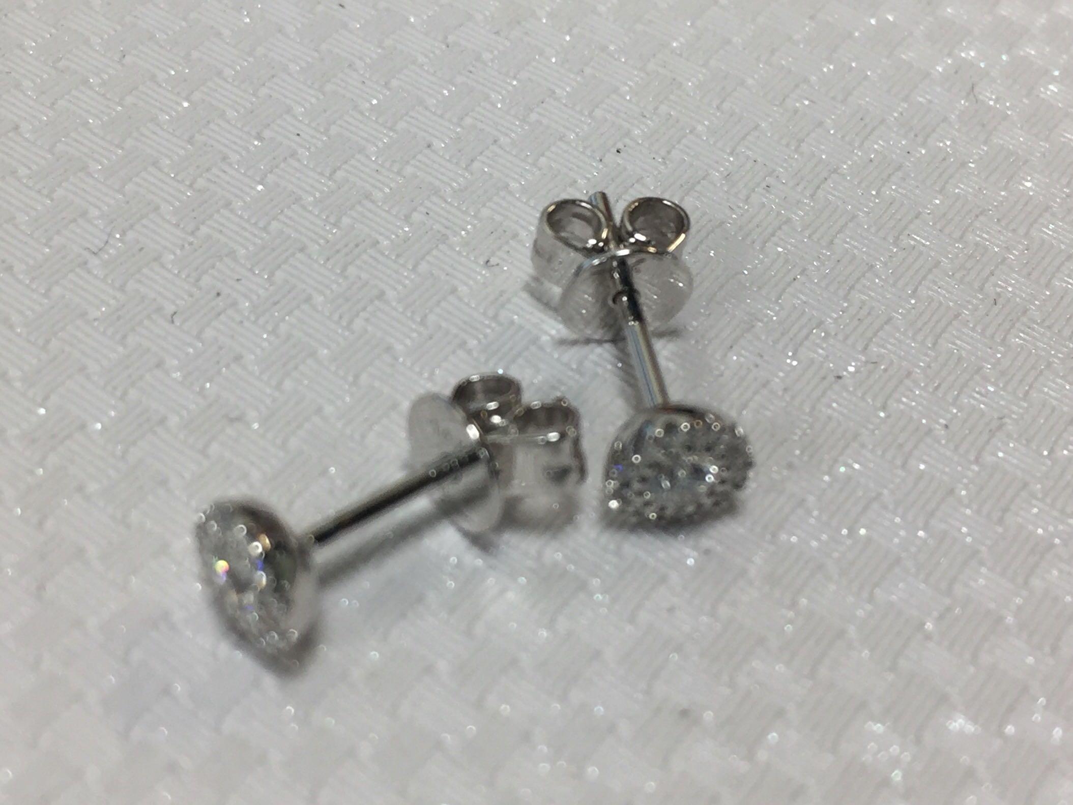 Women's 14 Karat White Gold Diamond 0.24 Carat Stud Earrings