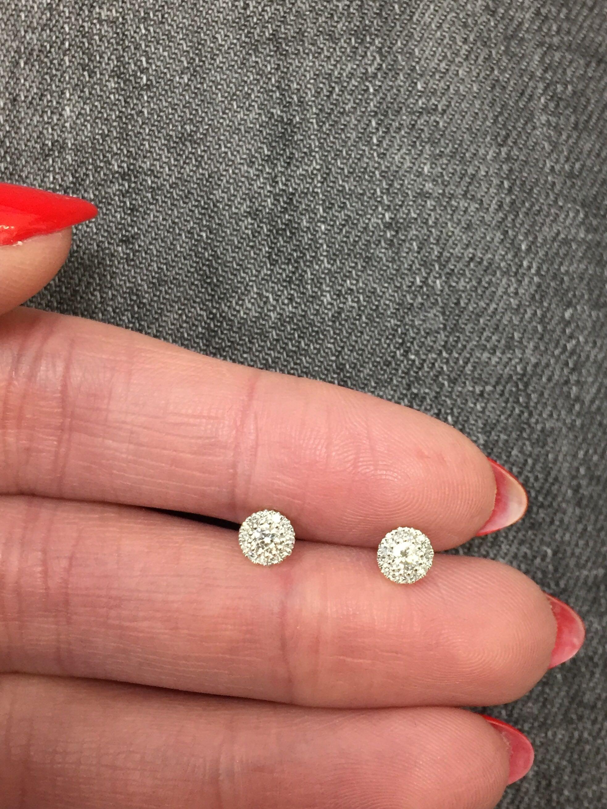 14 Karat White Gold Diamond 0.24 Carat Stud Earrings 1