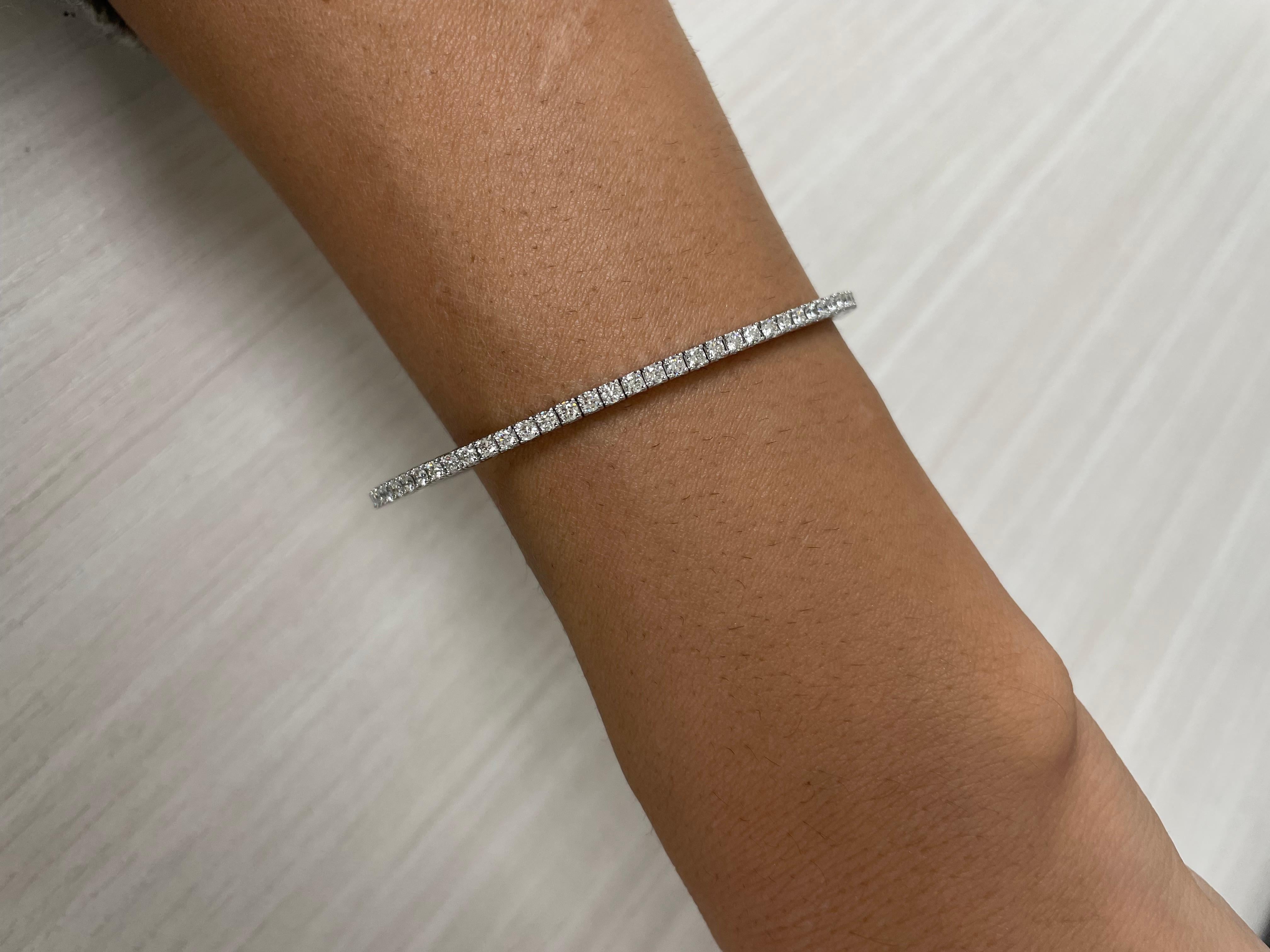 Contemporary 14K White Gold Diamond 1.50ct Flexible Bangle for Her For Sale