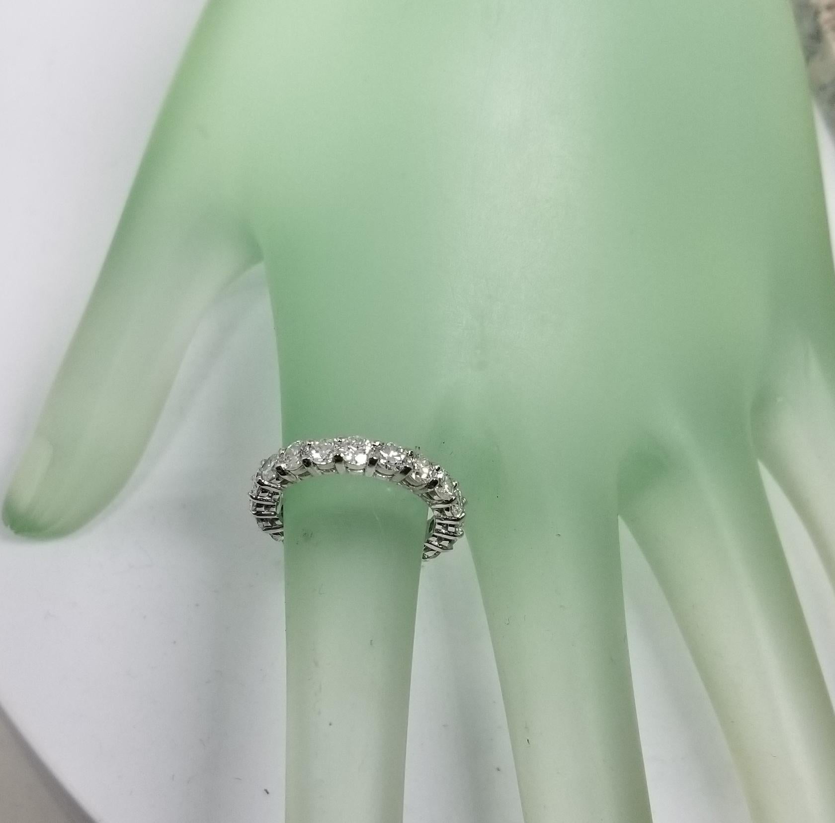 14 Karat White Gold Diamond 2.50 Carat Eternity Ring with Shared Prongs For Sale 1