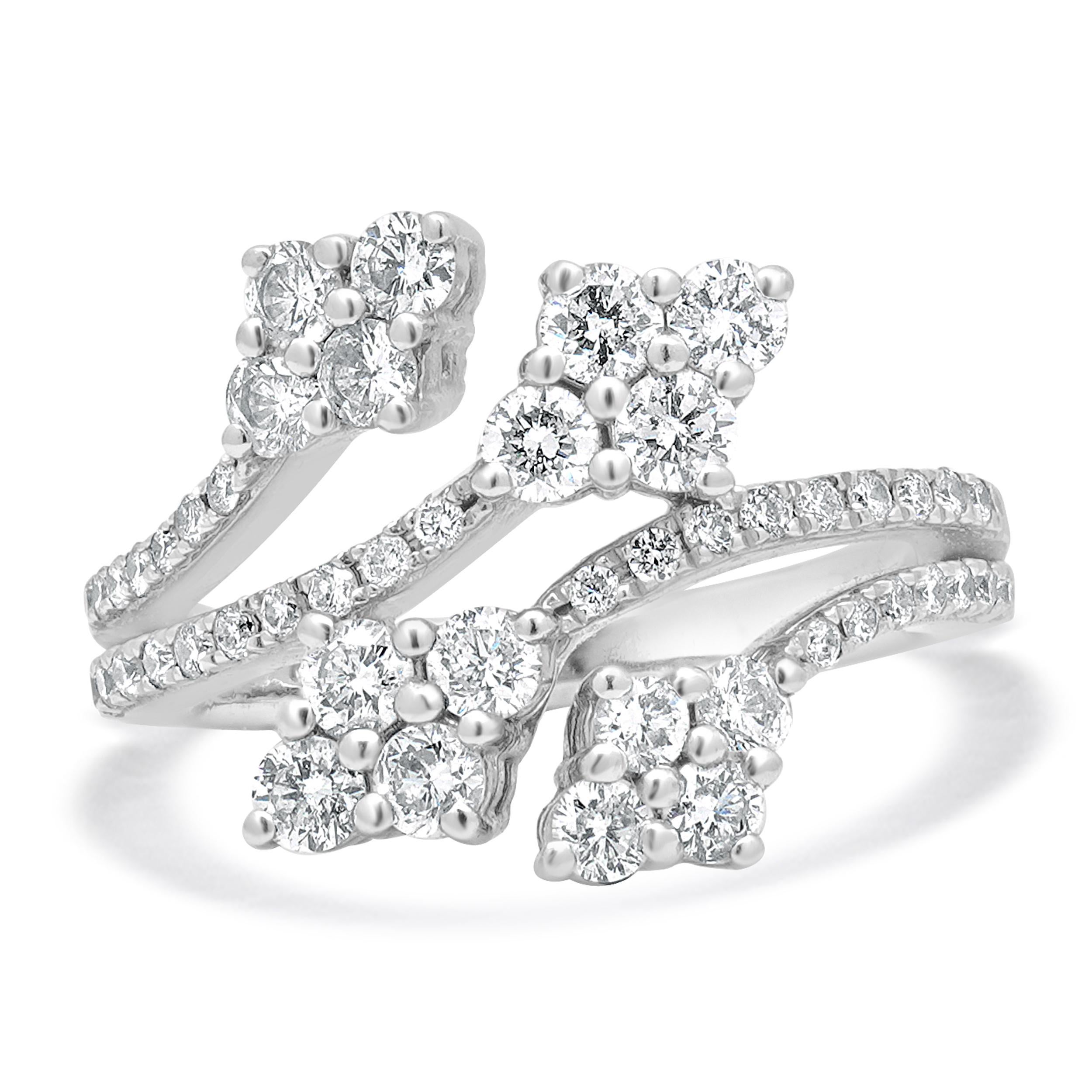 Anello Bypass con diamante a 4 cluster in oro bianco 14K in vendita