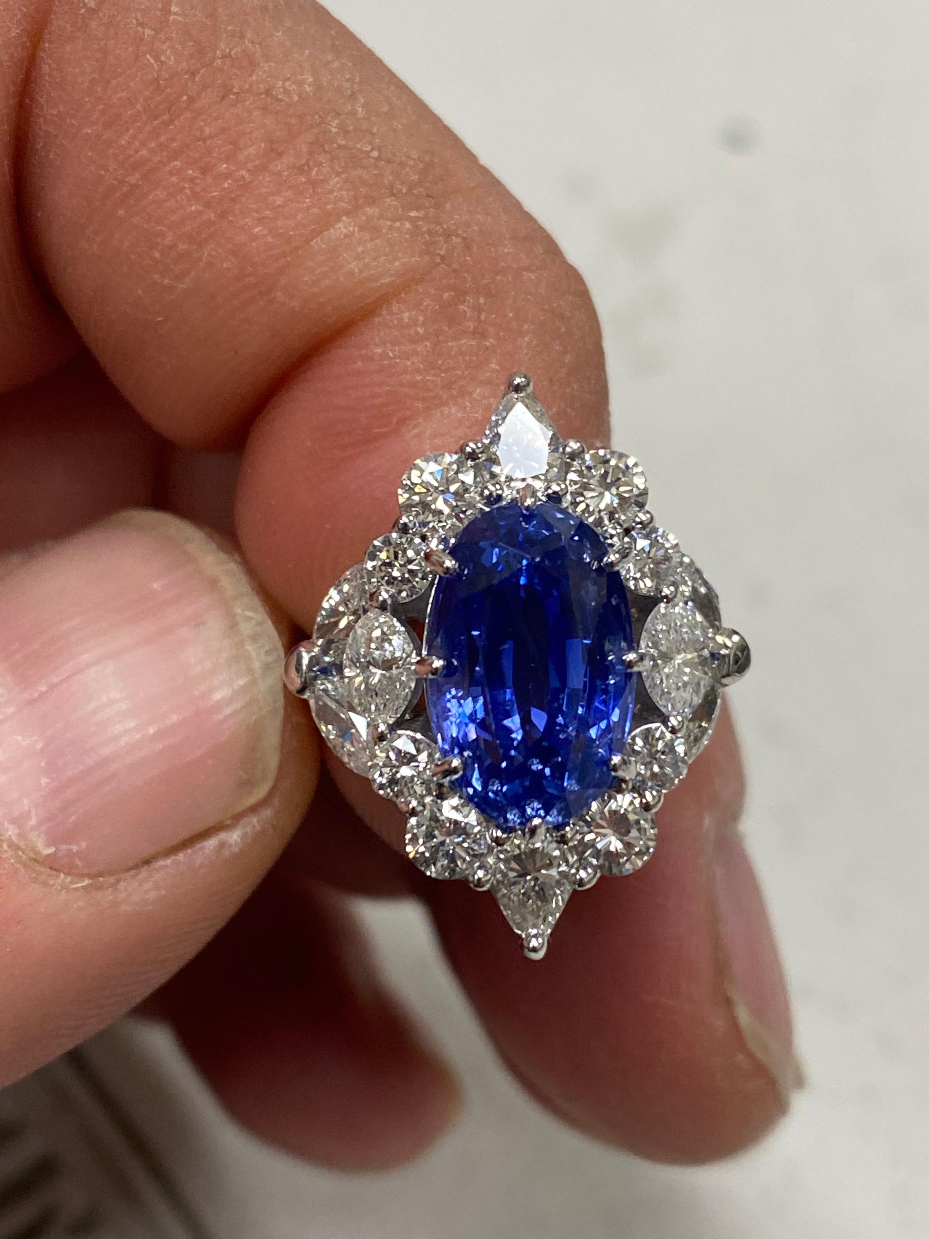 14K Weißgold Diamant 7,61 Karat GIA zertifizierter unbehandelter ovaler blauer Saphir Ring im Zustand „Neu“ im Angebot in Los Angeles, CA
