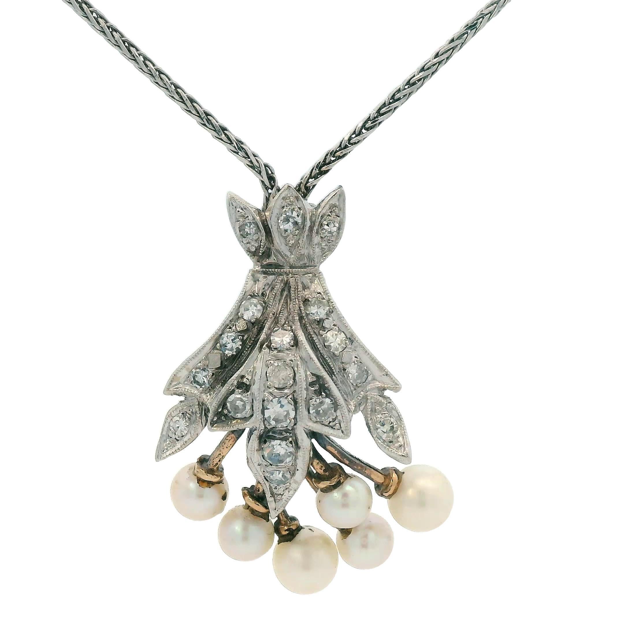 Collier pendentif en or blanc 14 carats avec perles de culture et diamants en vente 3