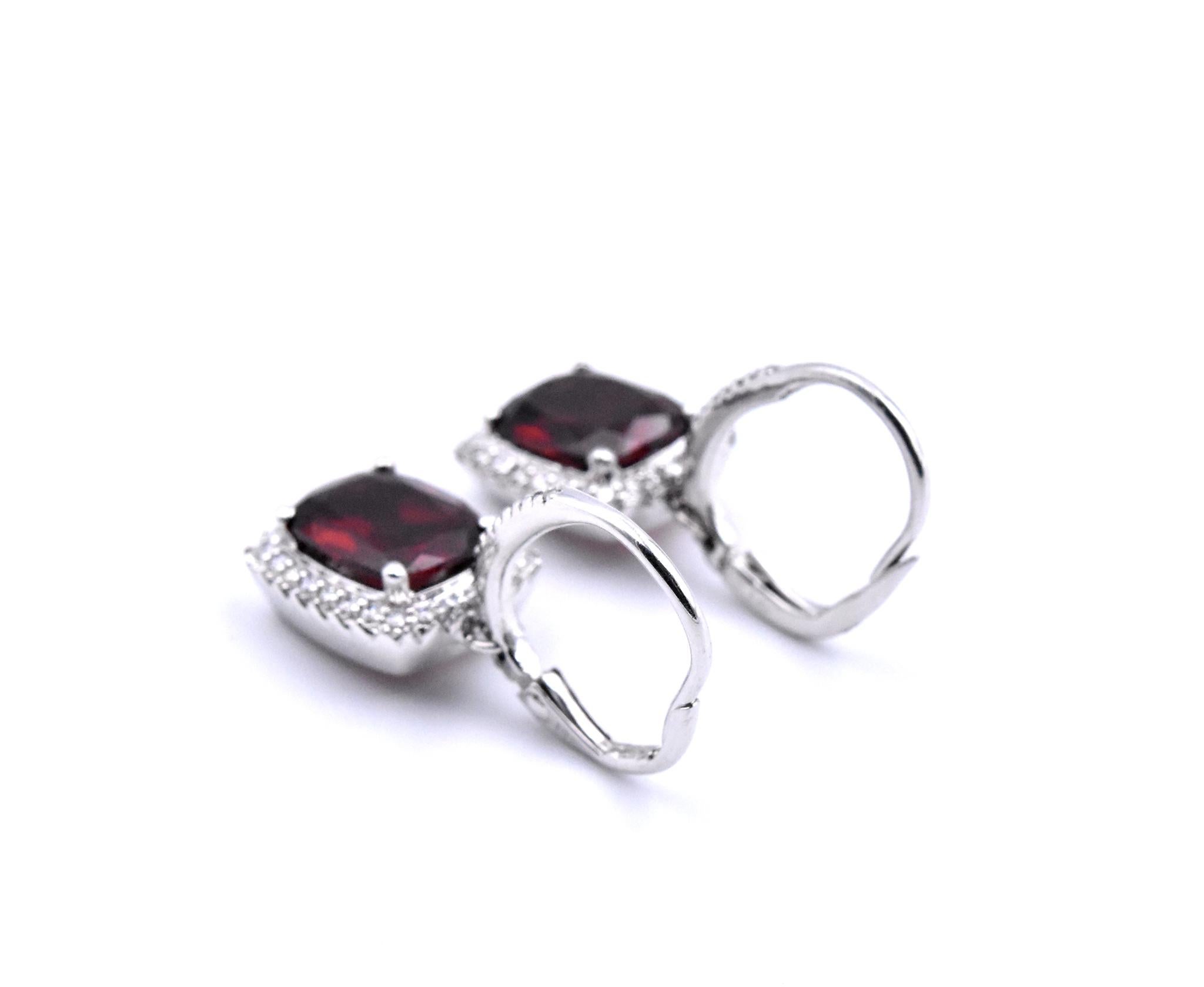 14 Karat White Gold Diamond and Garnet Dangle Earrings In Excellent Condition For Sale In Scottsdale, AZ