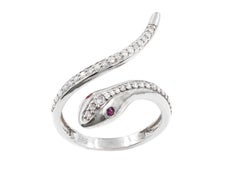 Bypass-Ring aus 14-karätigem Weißgold mit Diamanten und Rubinen in Schlangenoptik