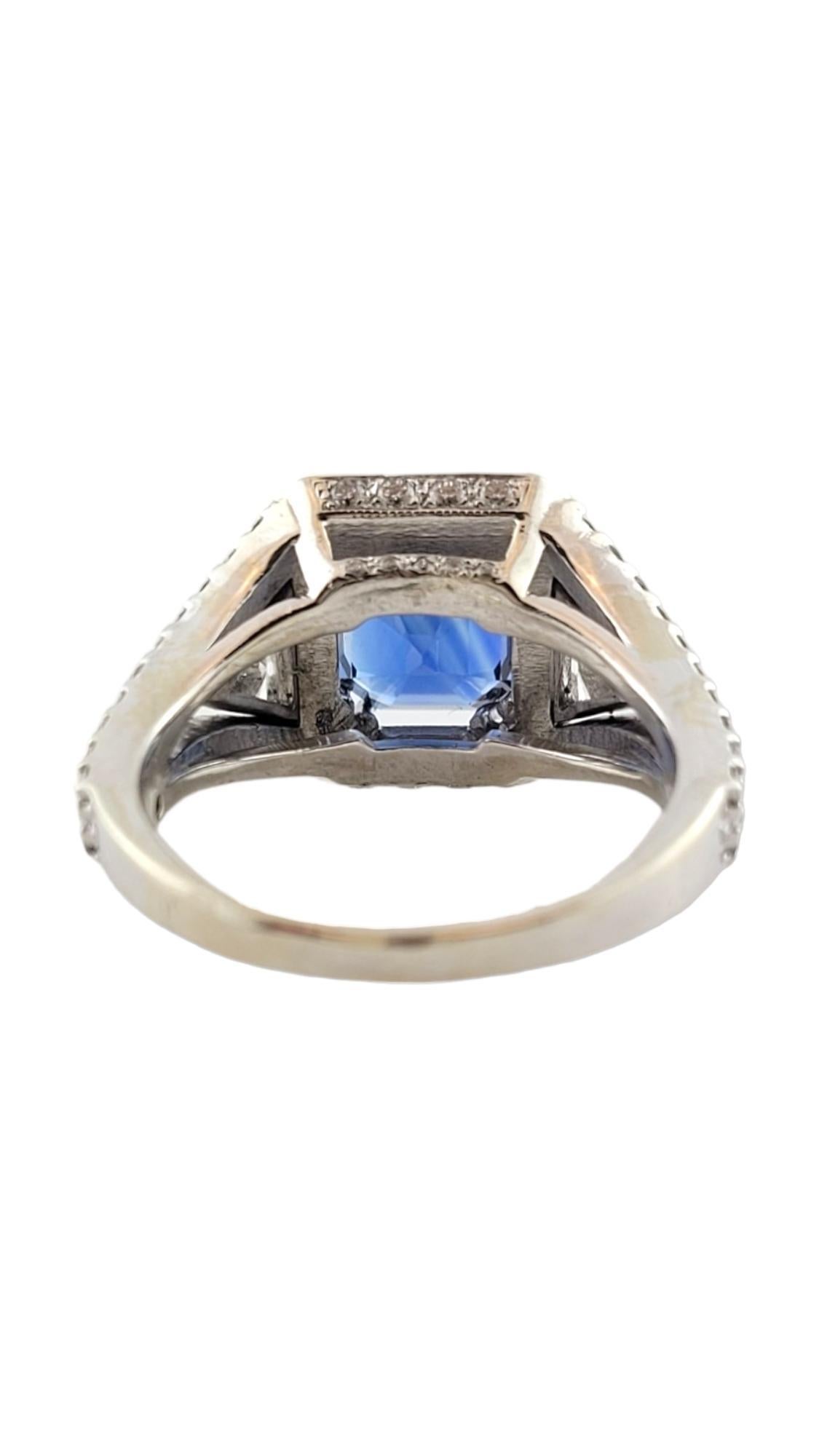 Anillo de compromiso de oro blanco de 14 quilates con diamantes y zafiros talla 8.25 #22324 Corte esmeralda en venta