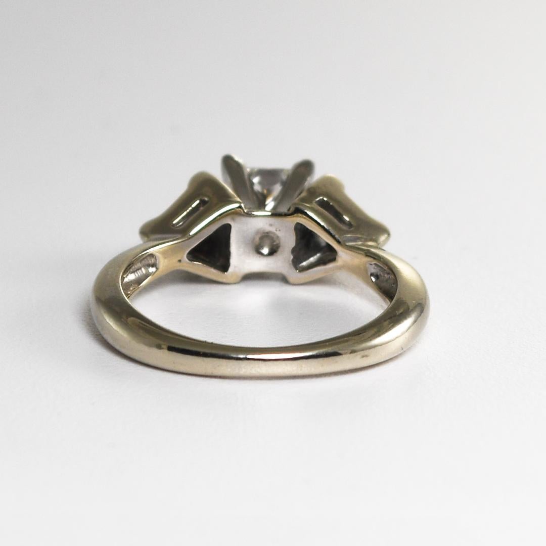 Anello con diamanti e acquamarina in oro bianco 14K 3,9g In condizioni ottime in vendita a Laguna Beach, CA
