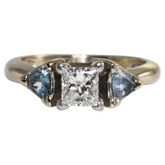 Anillo de oro blanco de 14 quilates con diamantes y aguamarina 3,9 g
