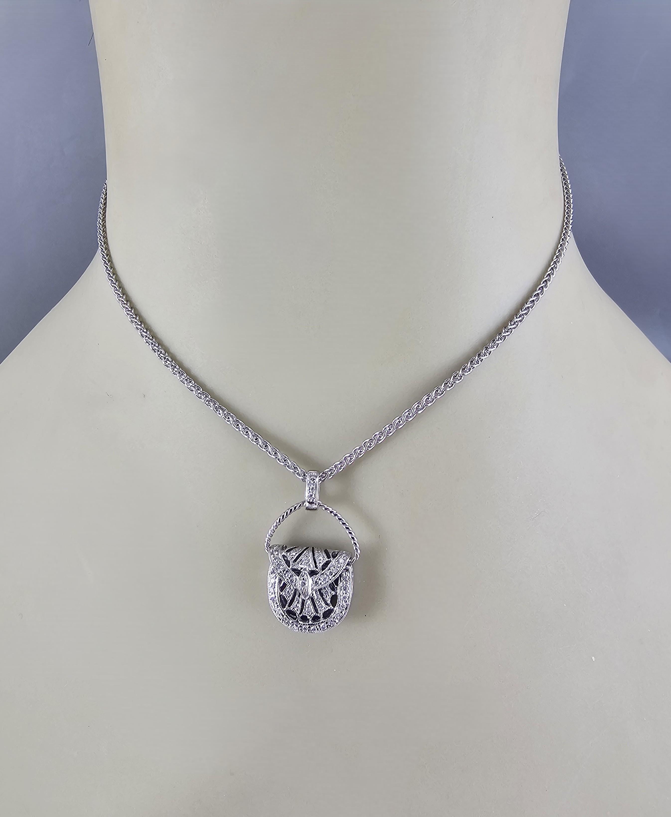 Collier en or blanc 14K avec pendentif sac à main articulé en diamant #23741 en vente 2