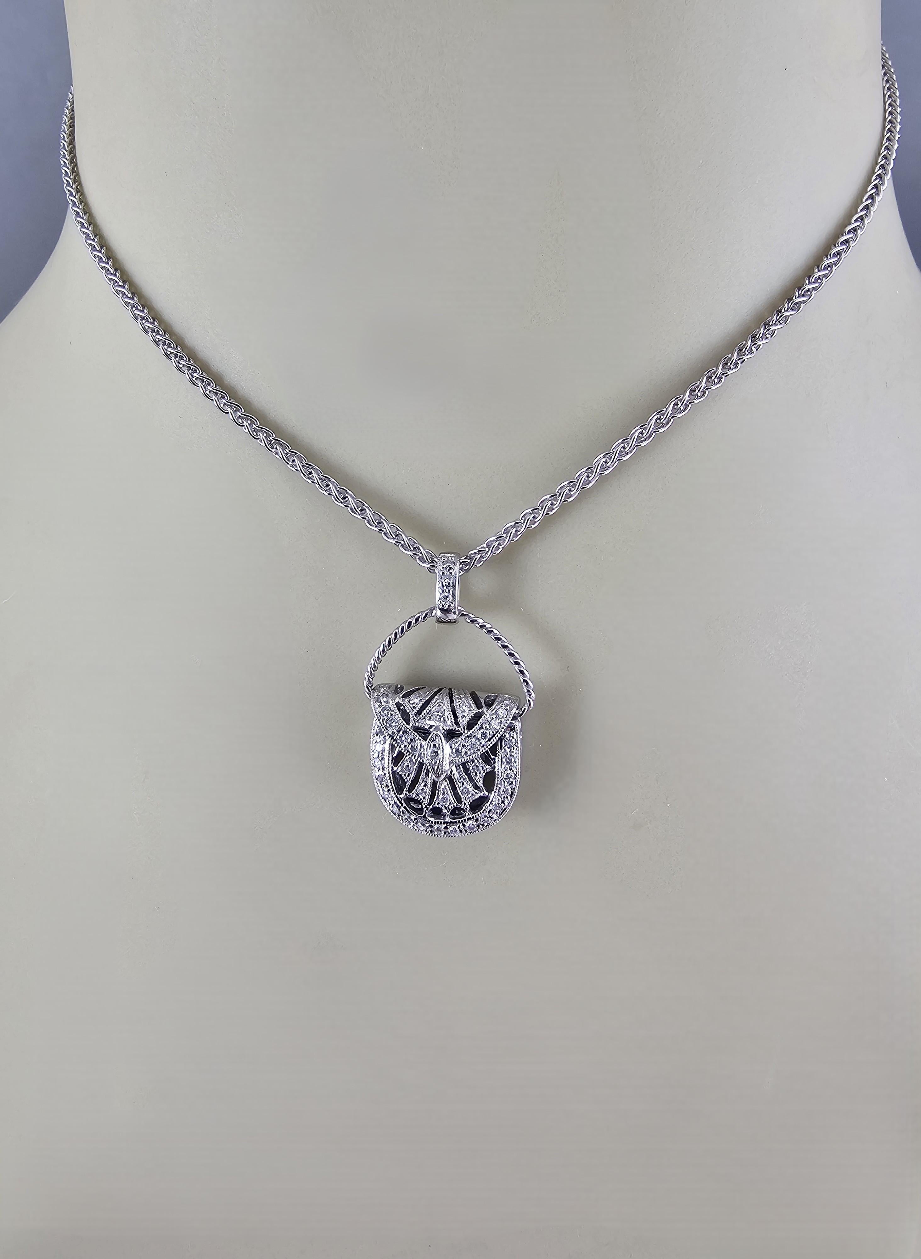 Collier en or blanc 14K avec pendentif sac à main articulé en diamant #23741 en vente 3