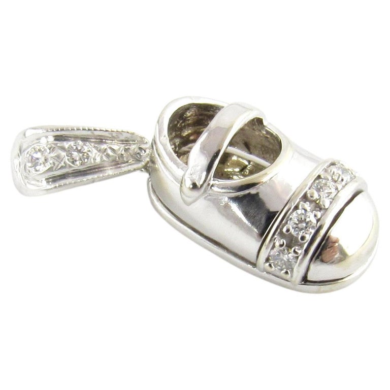 14K White Gold Diamond Baby Shoe Charm with Diamonds For Sale at 1stDibs