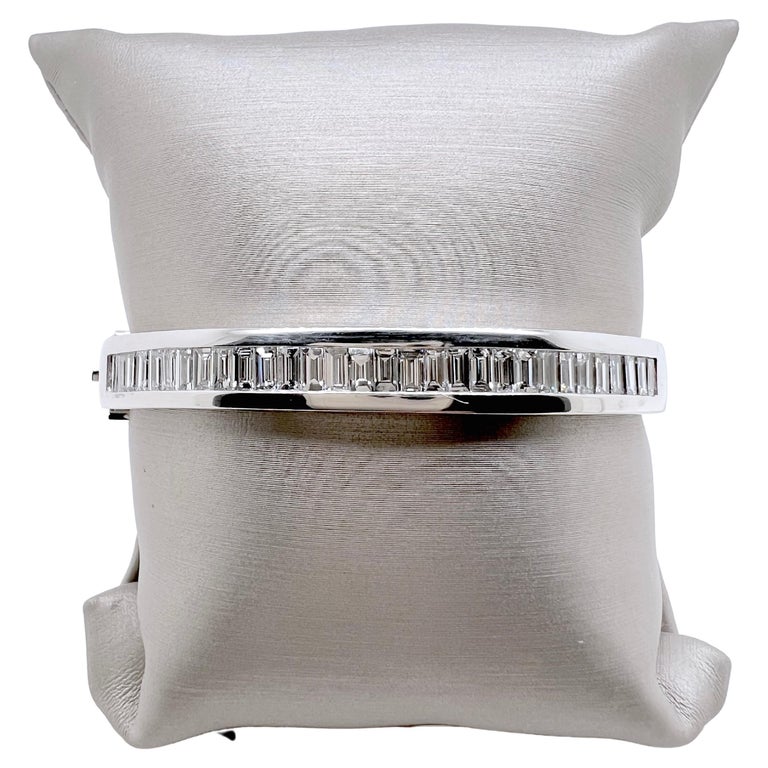 14k White Gold Diamond Baguette Bangle Channel Set For Sale at 1stDibs