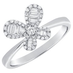 Bague papillon baguette en or blanc 14 carats avec diamants