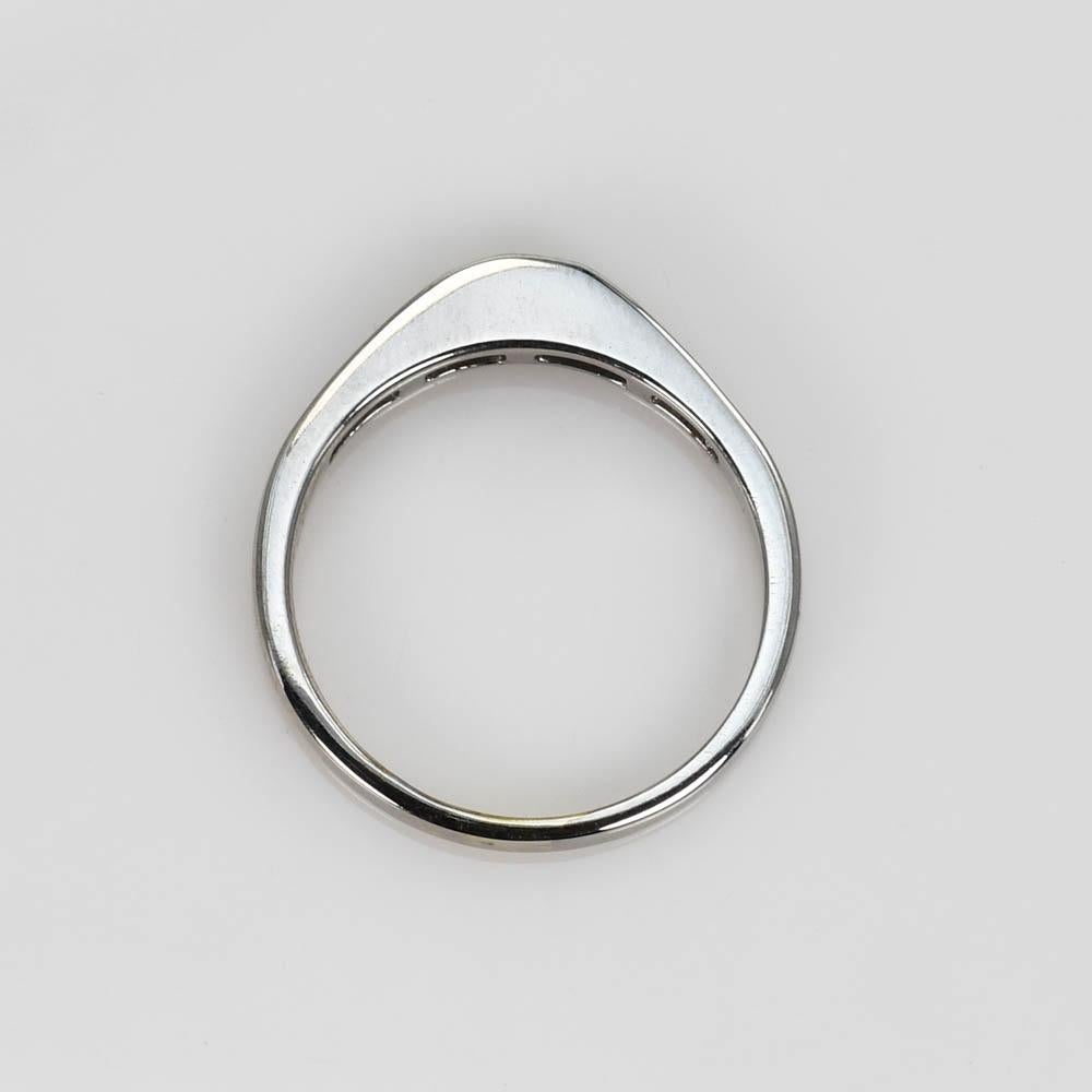 Anillo de diamantes de oro blanco de 14 quilates 0,22 ct en venta 1
