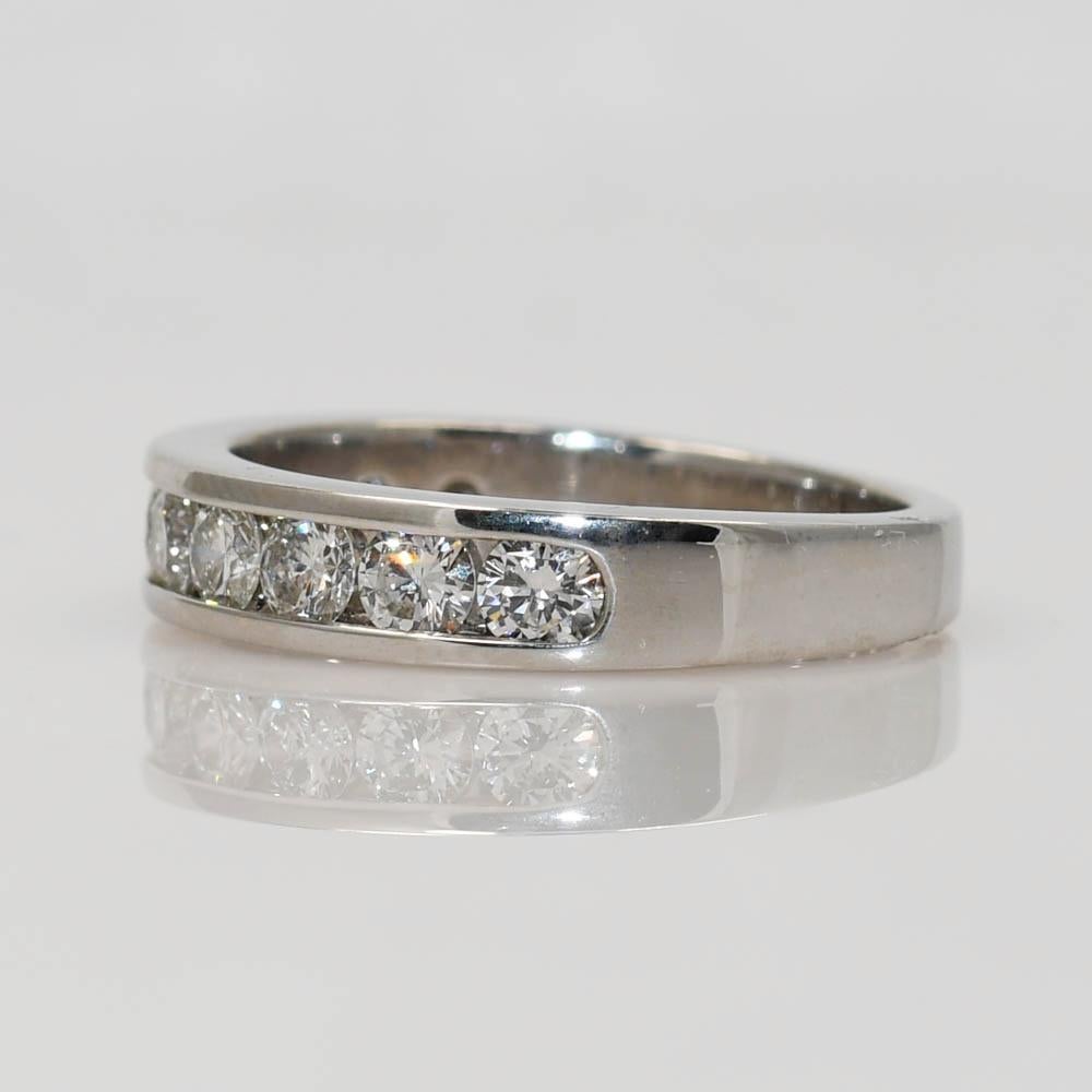 14K White Gold Diamond Band Ring, 1.00tdw, 4.1g In Excellent Condition For Sale In Laguna Beach, CA