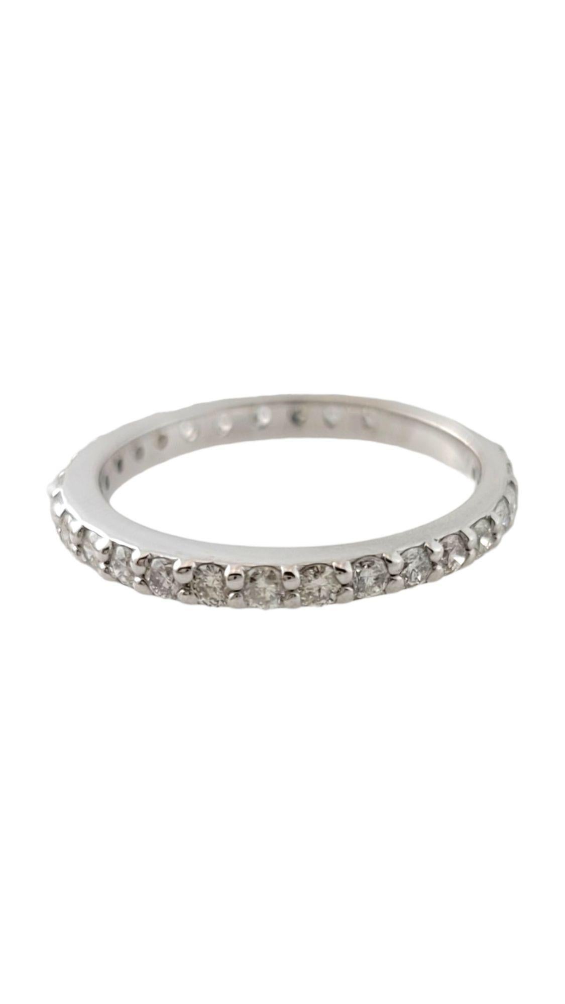 Vintage 14K White Gold Diamond Band Size 5.75

This gorgeous ring has 28 sparkling round brilliant cut diamonds all set in a 14K white gold band!

Approximate total diamond weight: .84 cts

Diamond clarity: SI1-I1

Diamond color: H-I

Ring size: