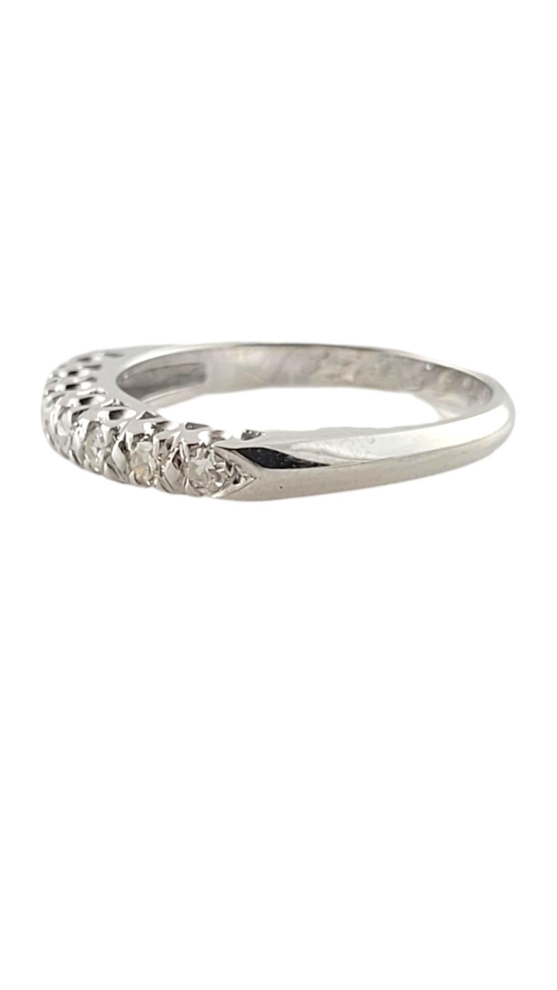 Fascia di diamanti in oro bianco 14K misura 5,75-6

Questo splendido bracciale è stato realizzato in oro bianco 14K con sette splendidi diamanti a taglio singolo che faranno brillare la tua mano!

Peso totale approssimativo del diamante: .14