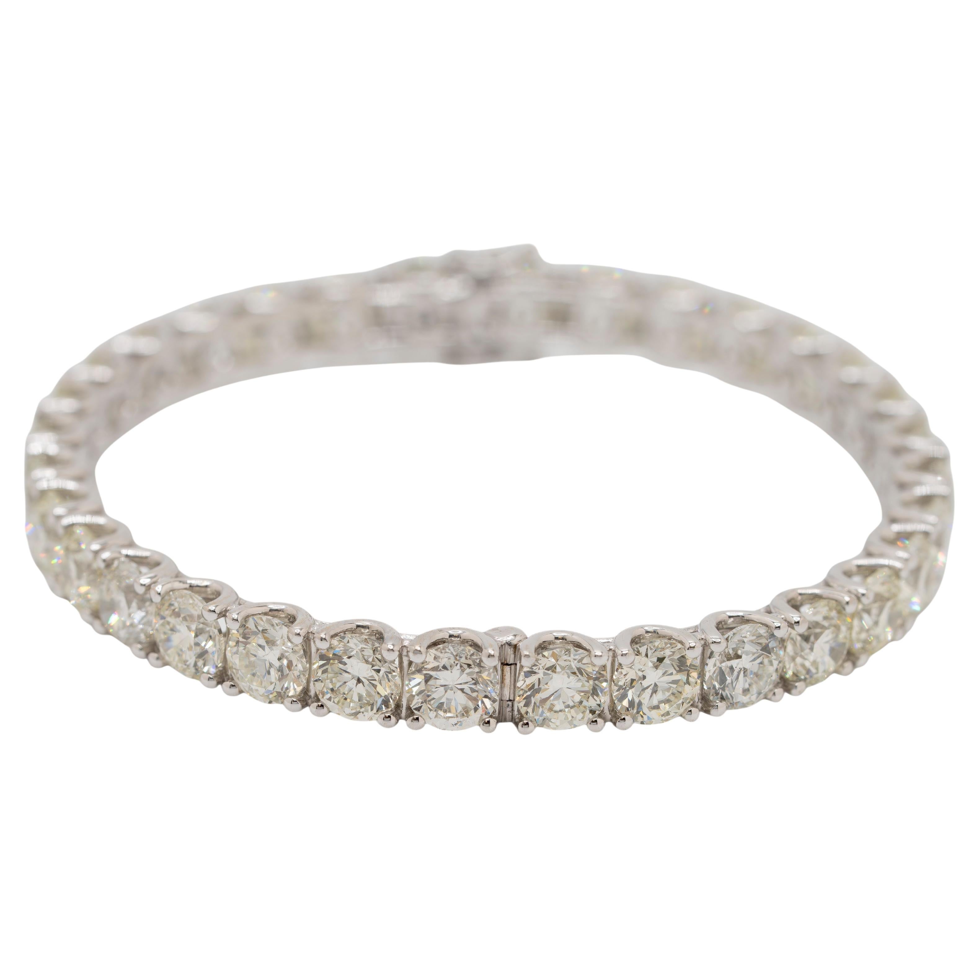 14k White Gold Diamond Bangle Bracelet