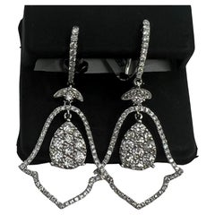 Boucles d'oreilles pendantes en or blanc 14k avec pavé de diamants et clochettes